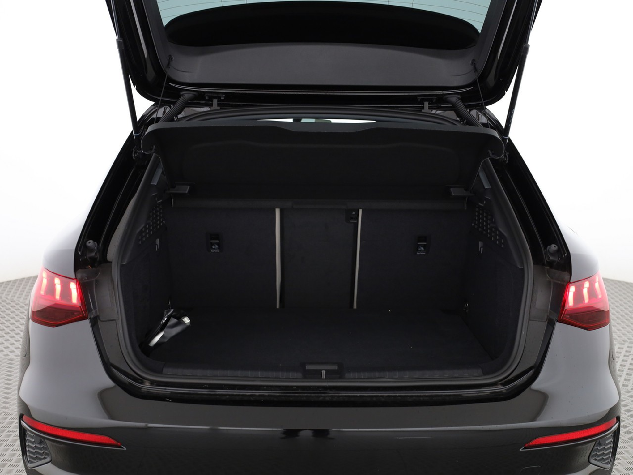 listing desktop thumbnail image 4