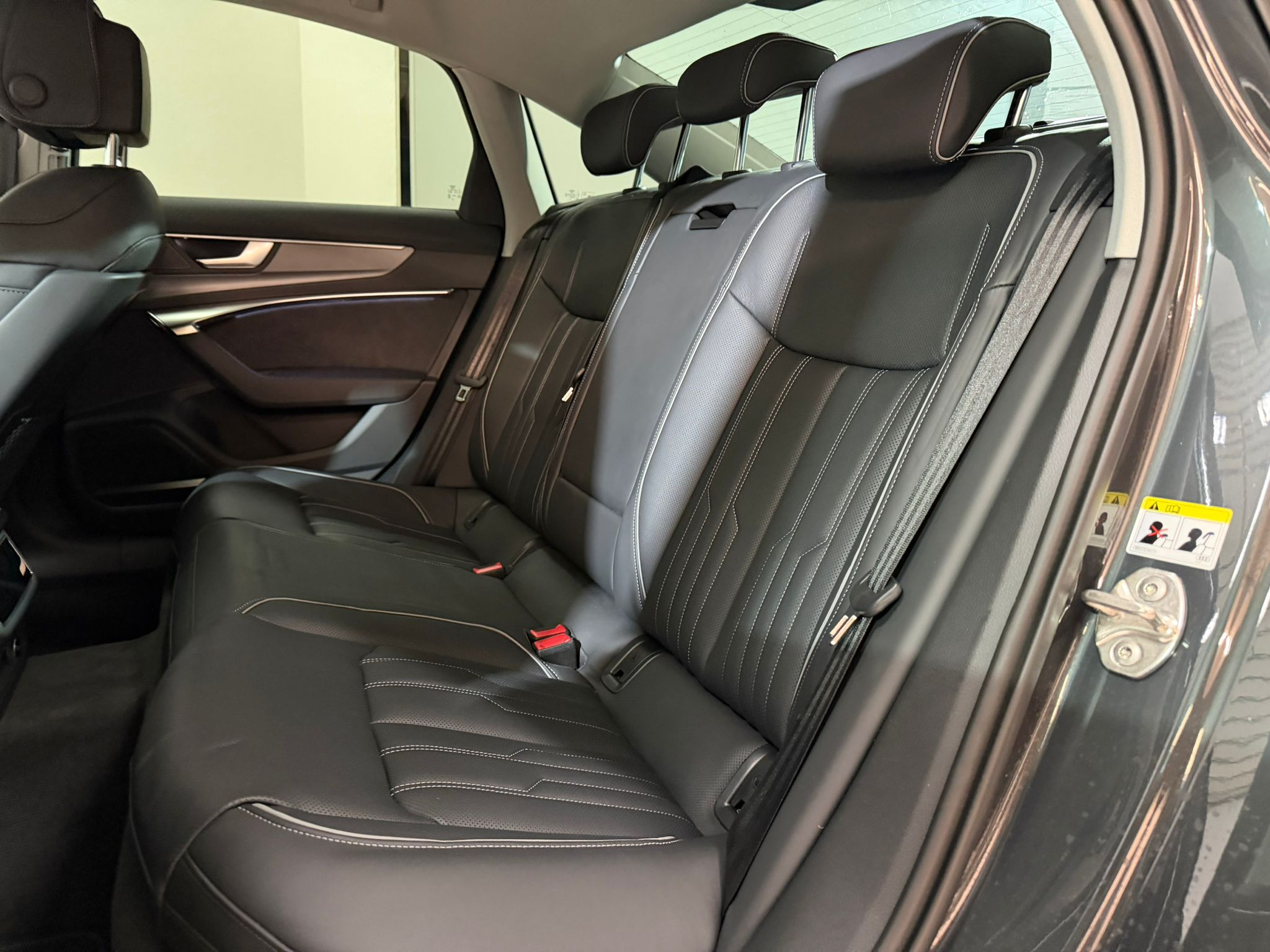 listing desktop thumbnail image 9