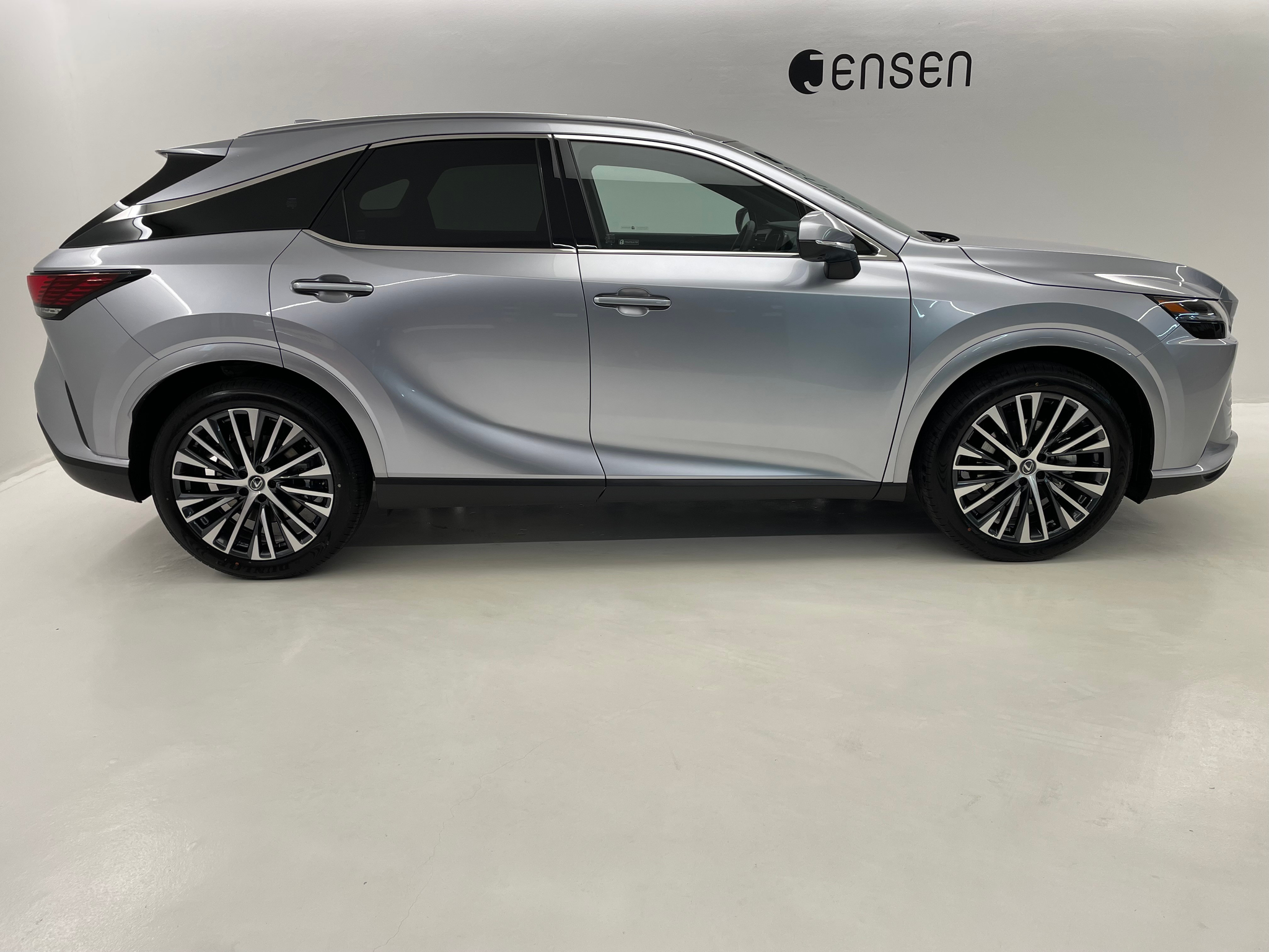 listing desktop thumbnail image 2