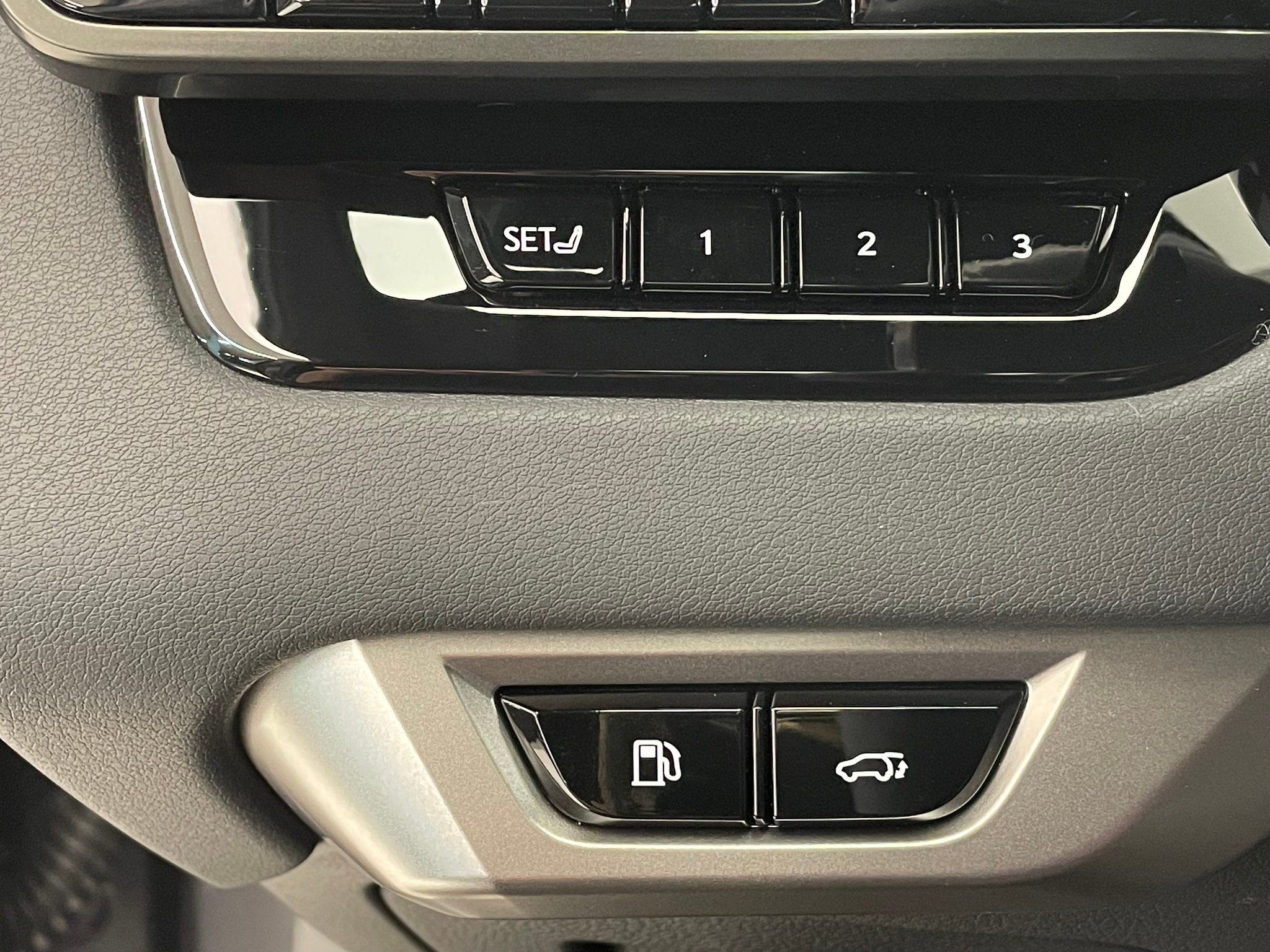 listing desktop thumbnail image 11