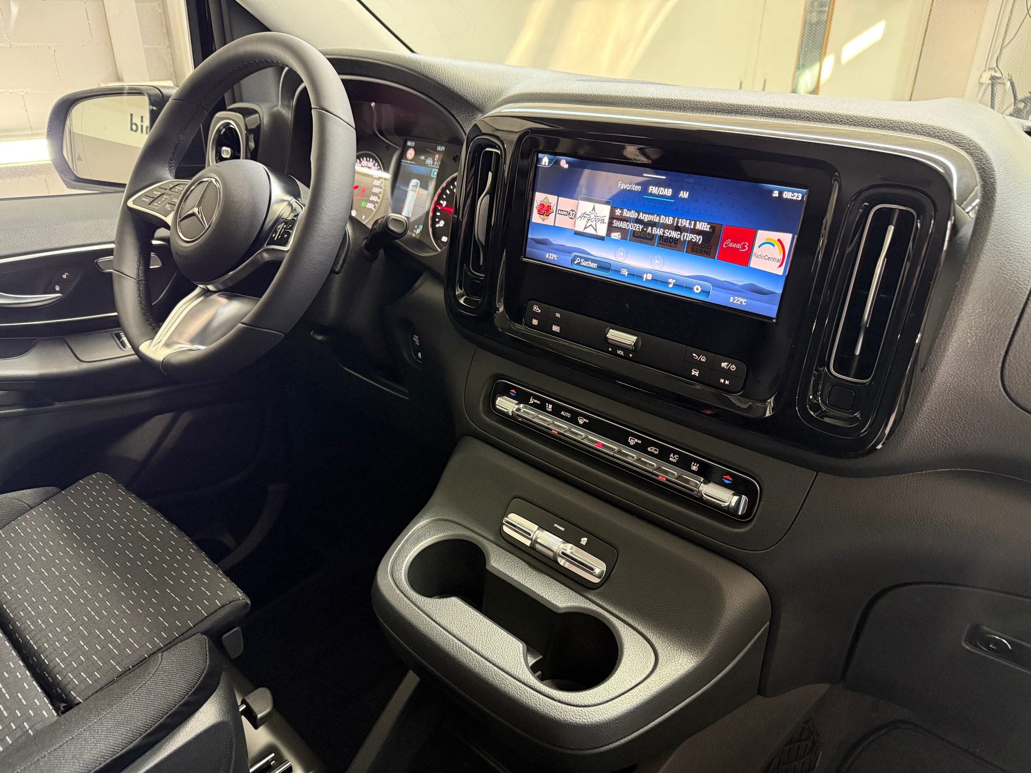 listing desktop thumbnail image 13