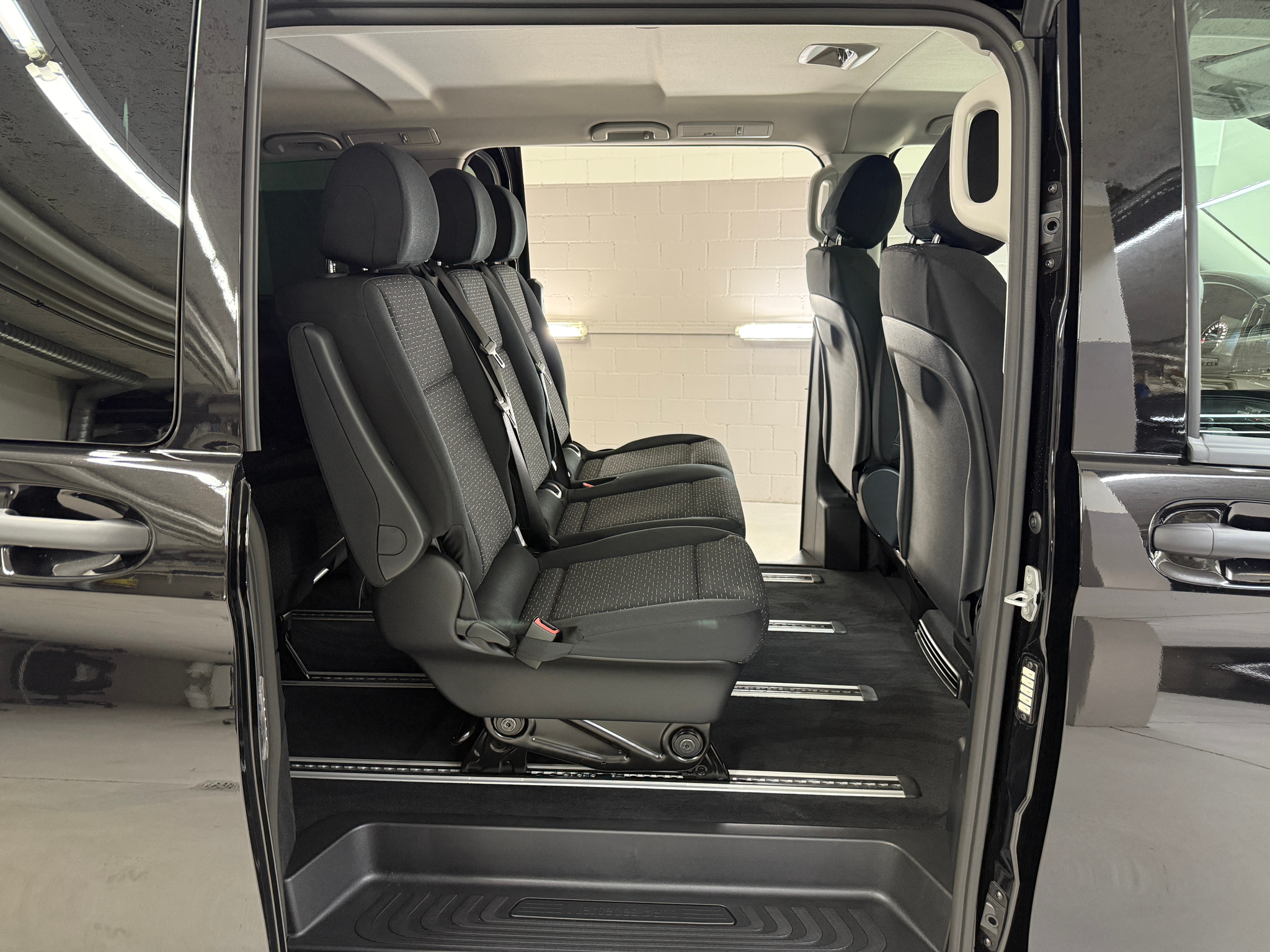 listing desktop thumbnail image 10