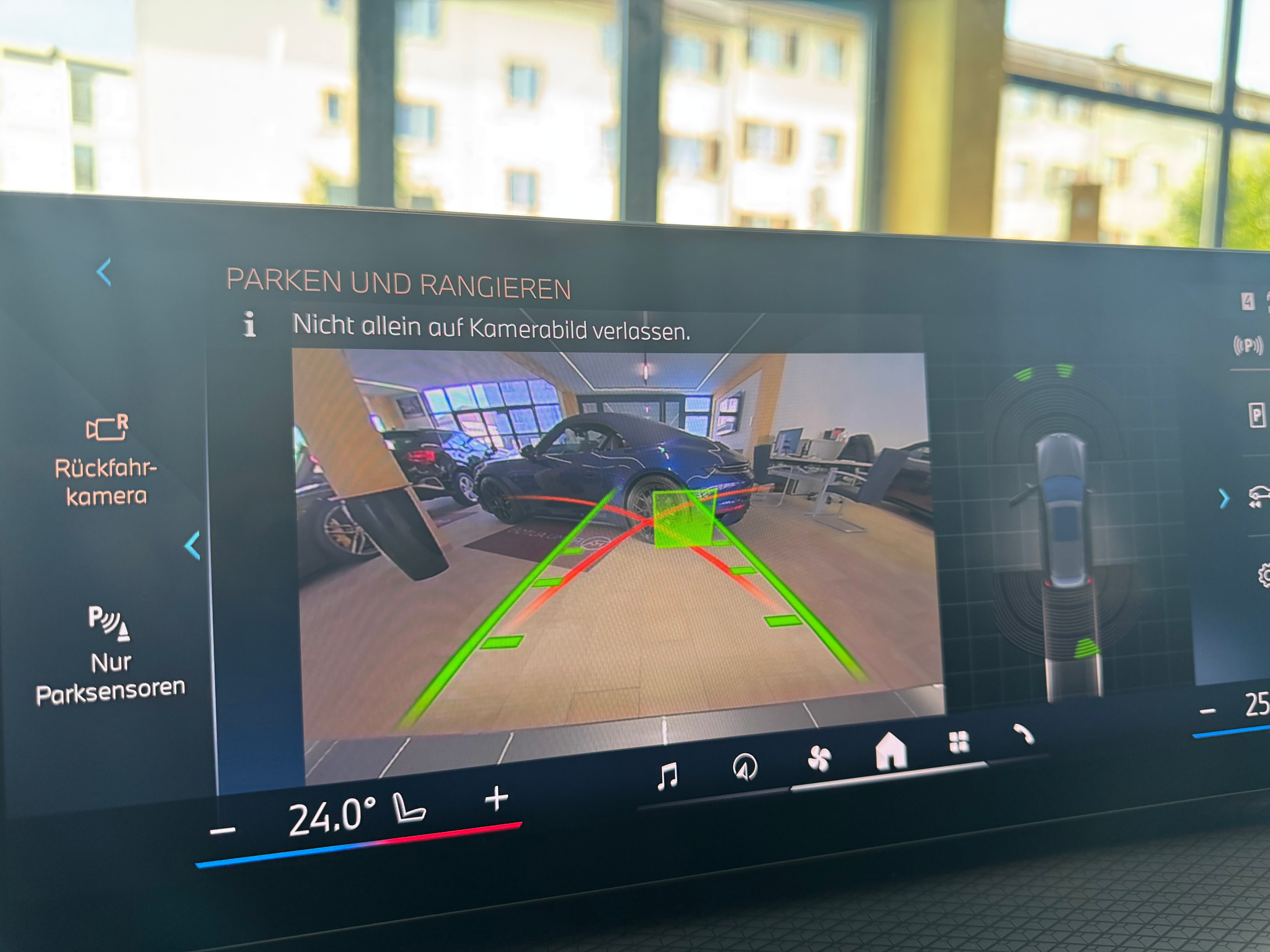 listing desktop thumbnail image 25