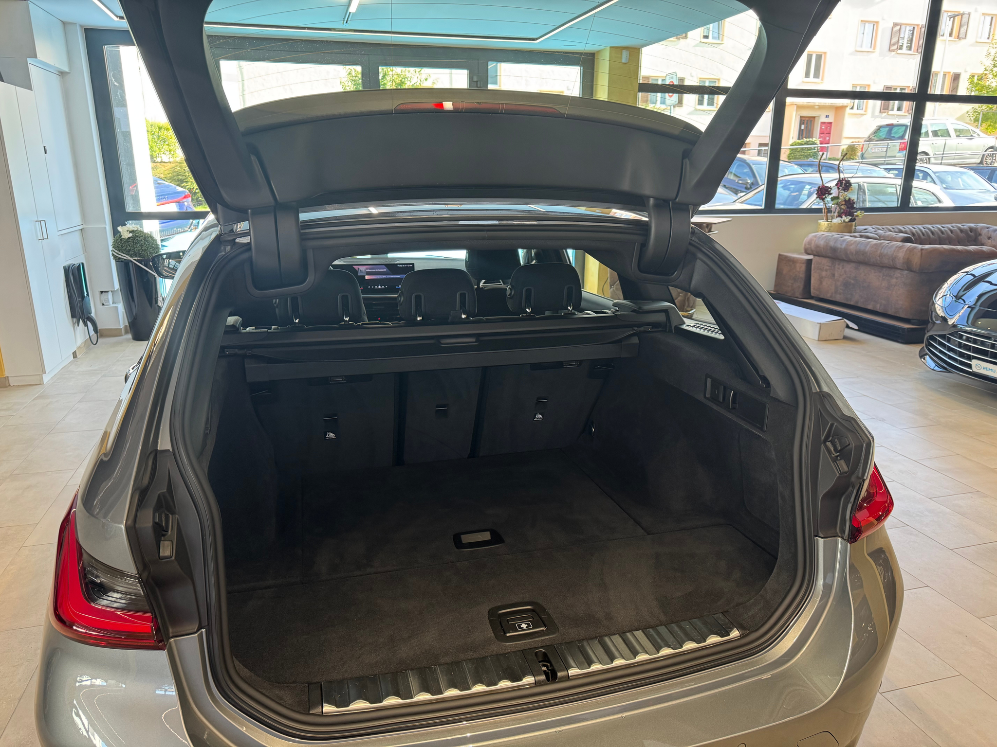 listing desktop thumbnail image 21