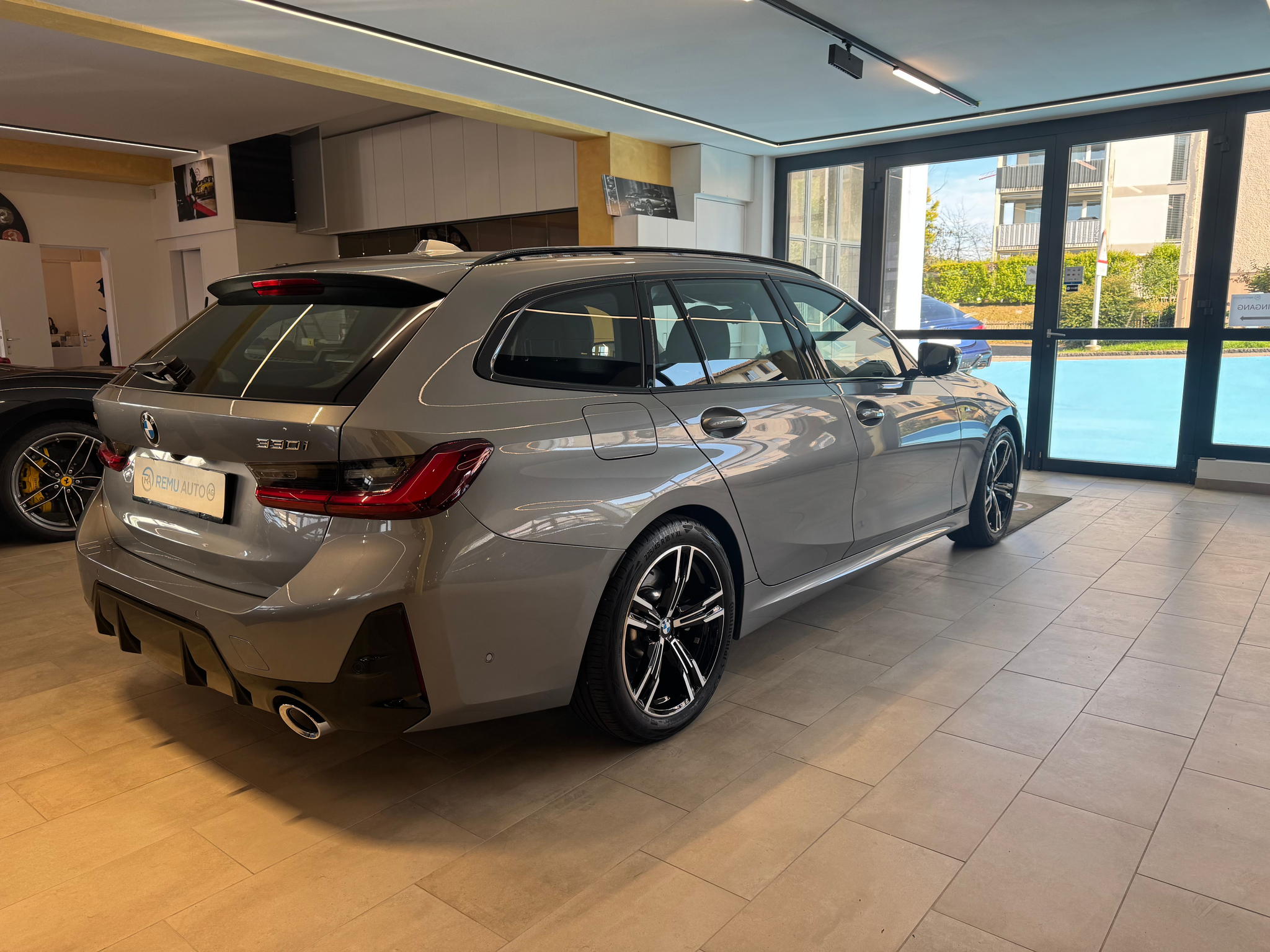 listing desktop thumbnail image 3