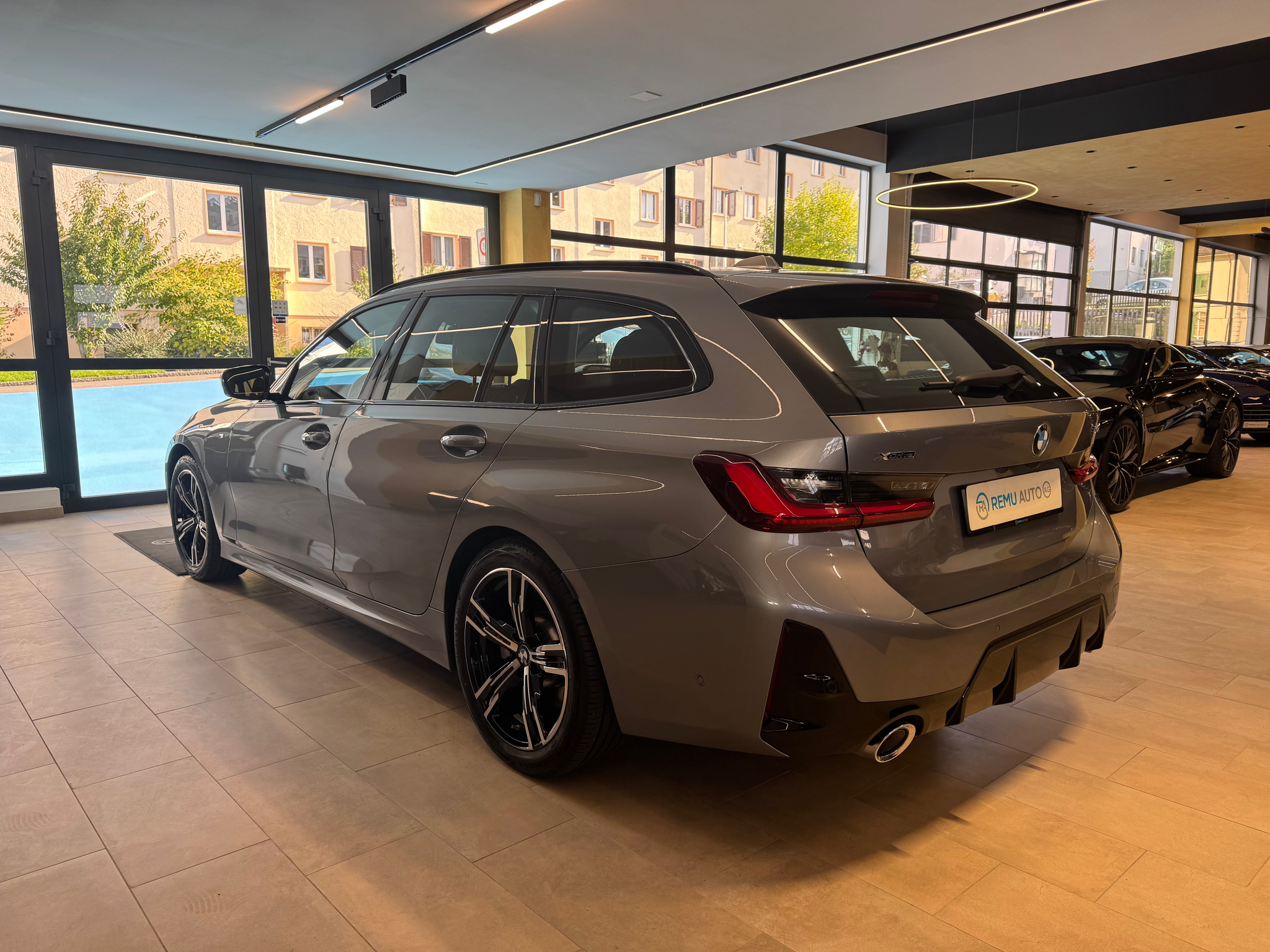 listing desktop thumbnail image 5