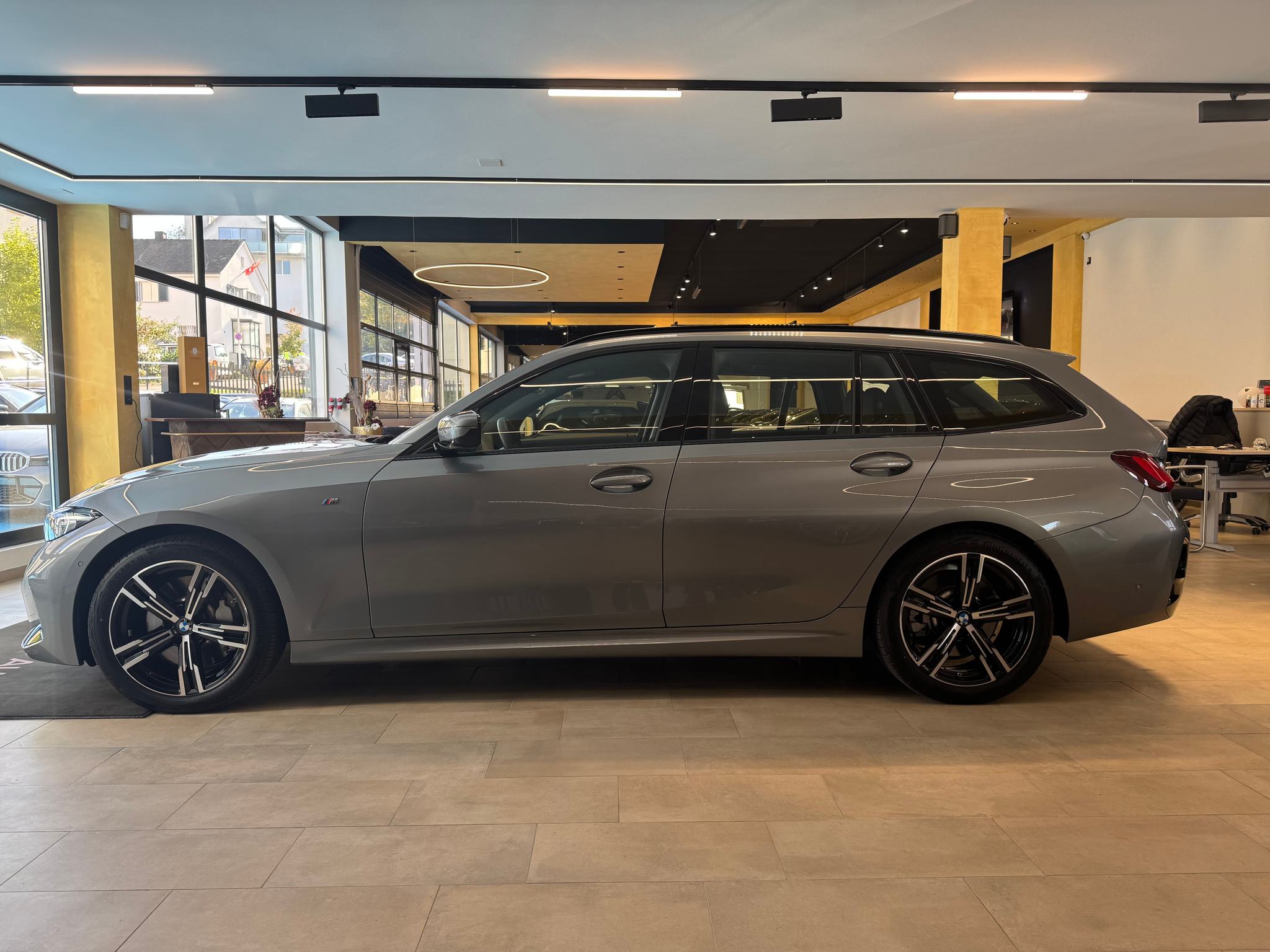 listing desktop thumbnail image 6