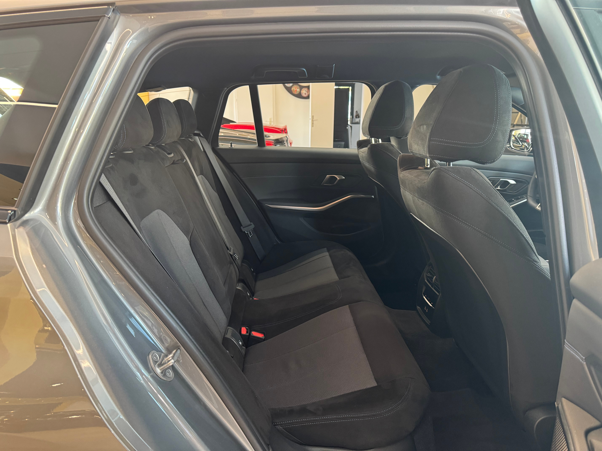 listing desktop thumbnail image 19