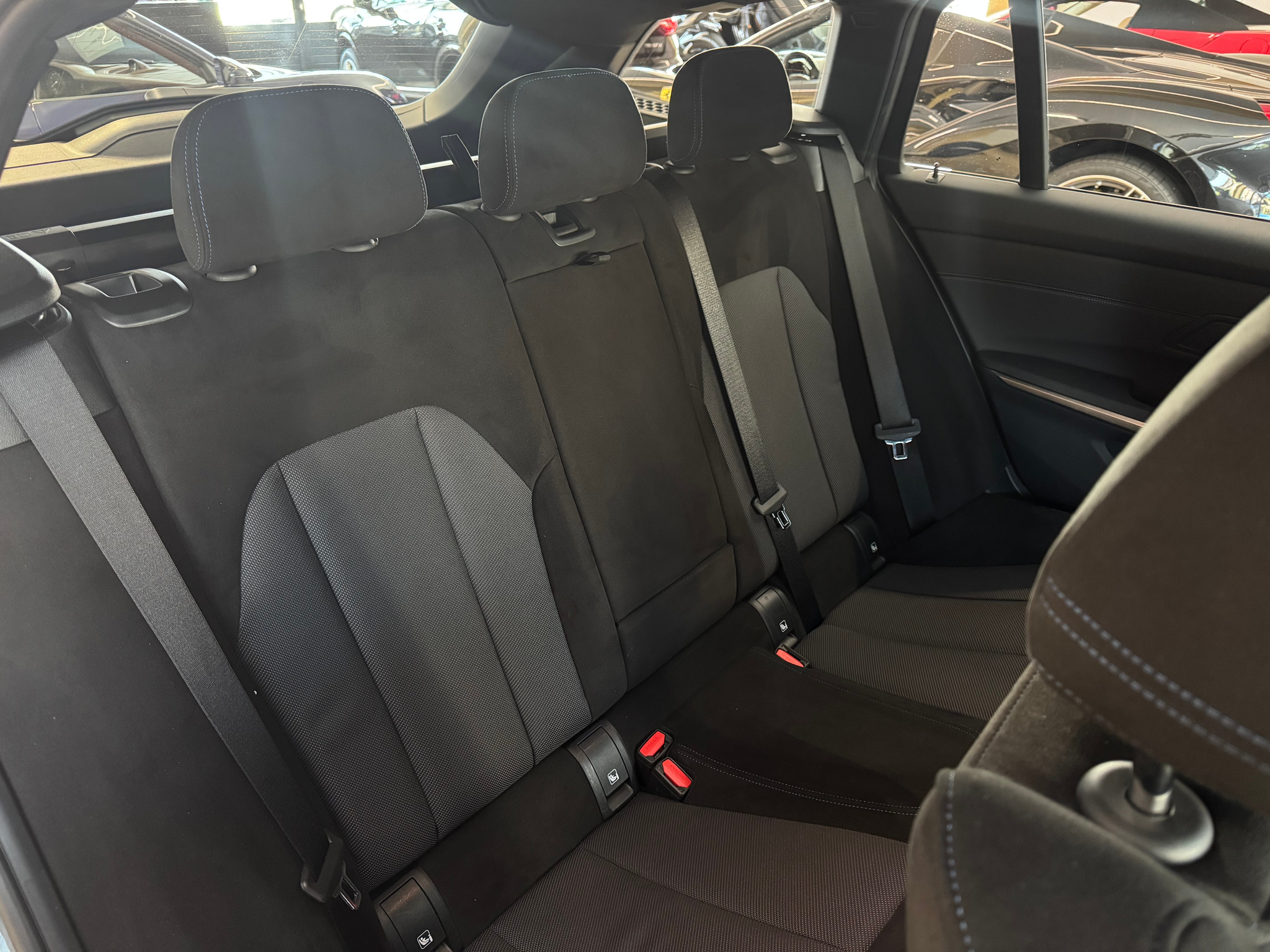 listing desktop thumbnail image 18