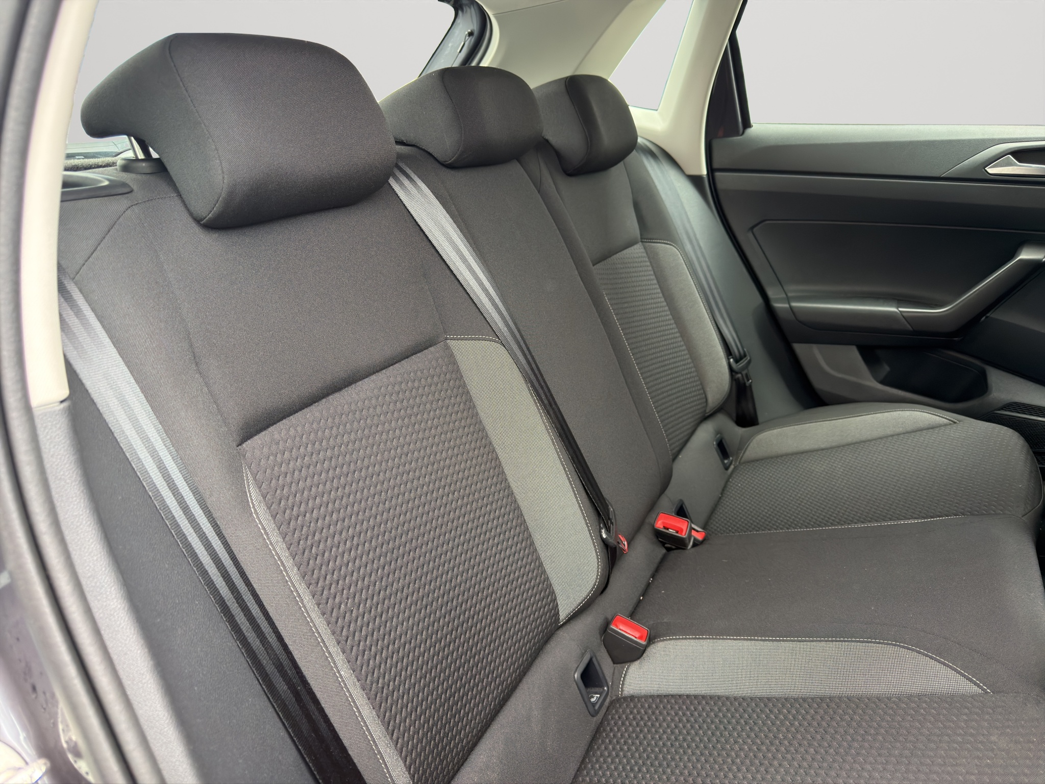 listing desktop thumbnail image 15