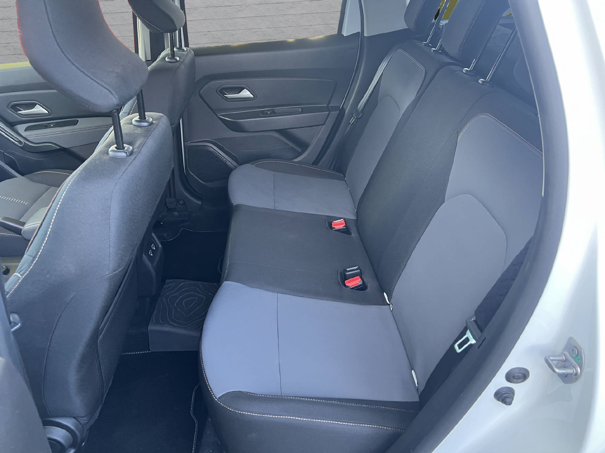 listing desktop thumbnail image 13