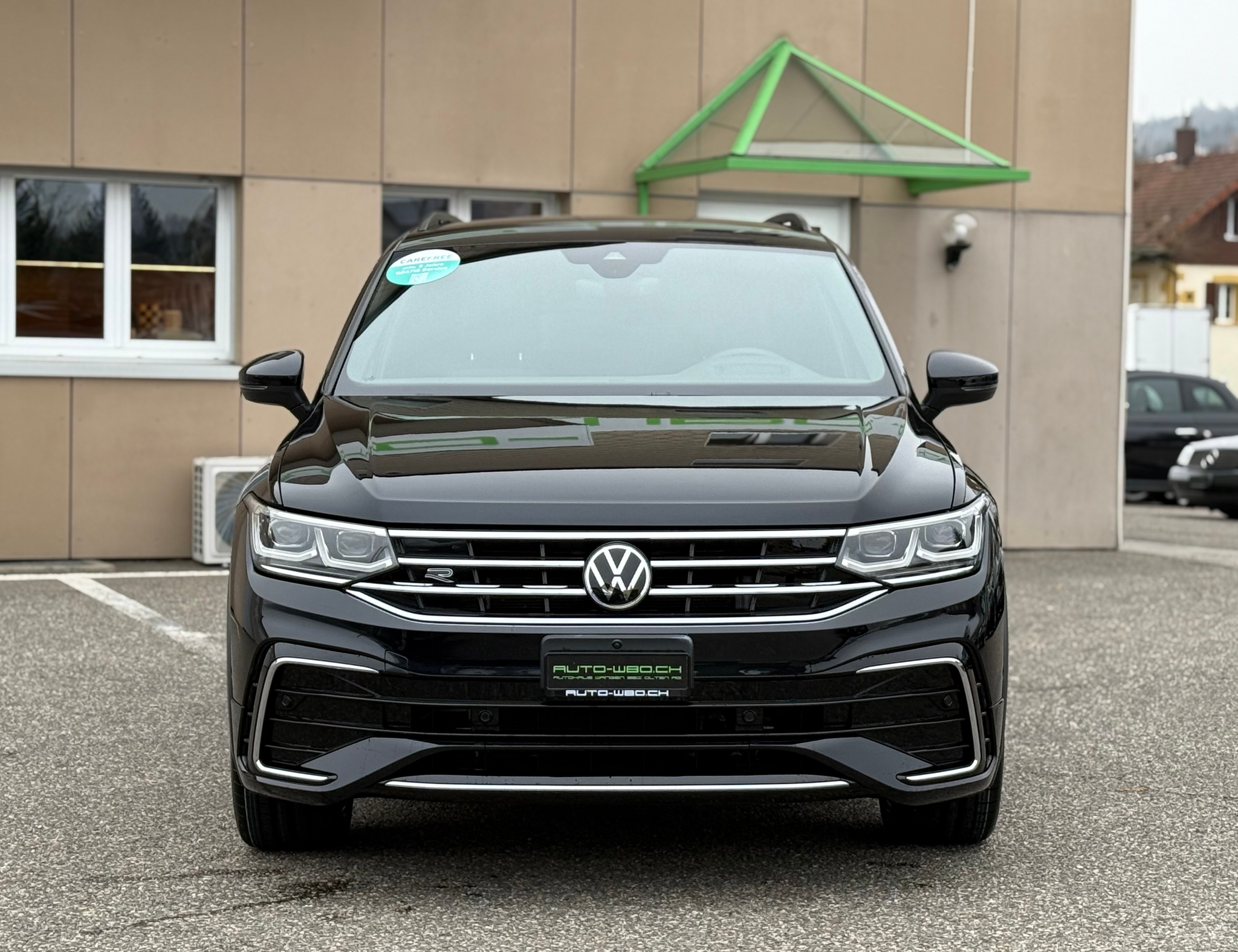 listing desktop thumbnail image 1