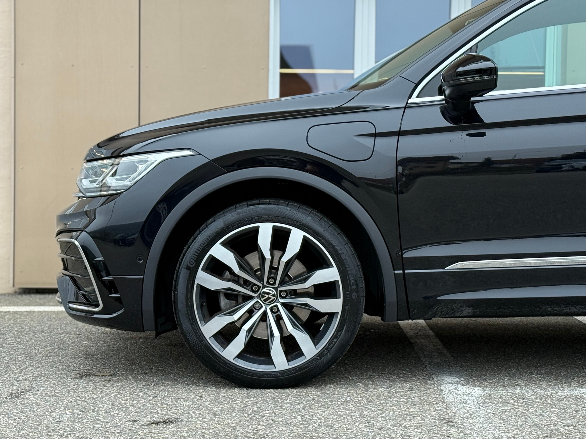 listing desktop thumbnail image 8