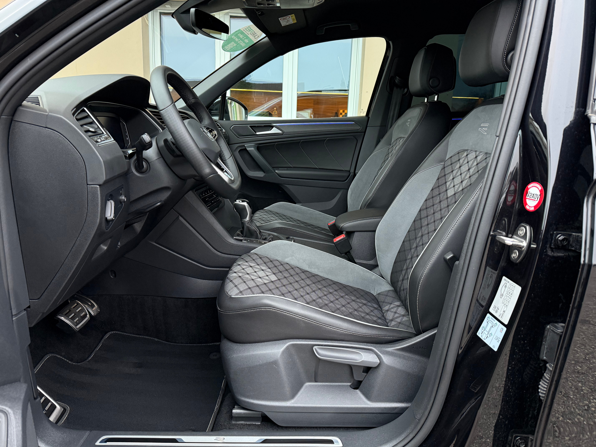 listing desktop thumbnail image 10