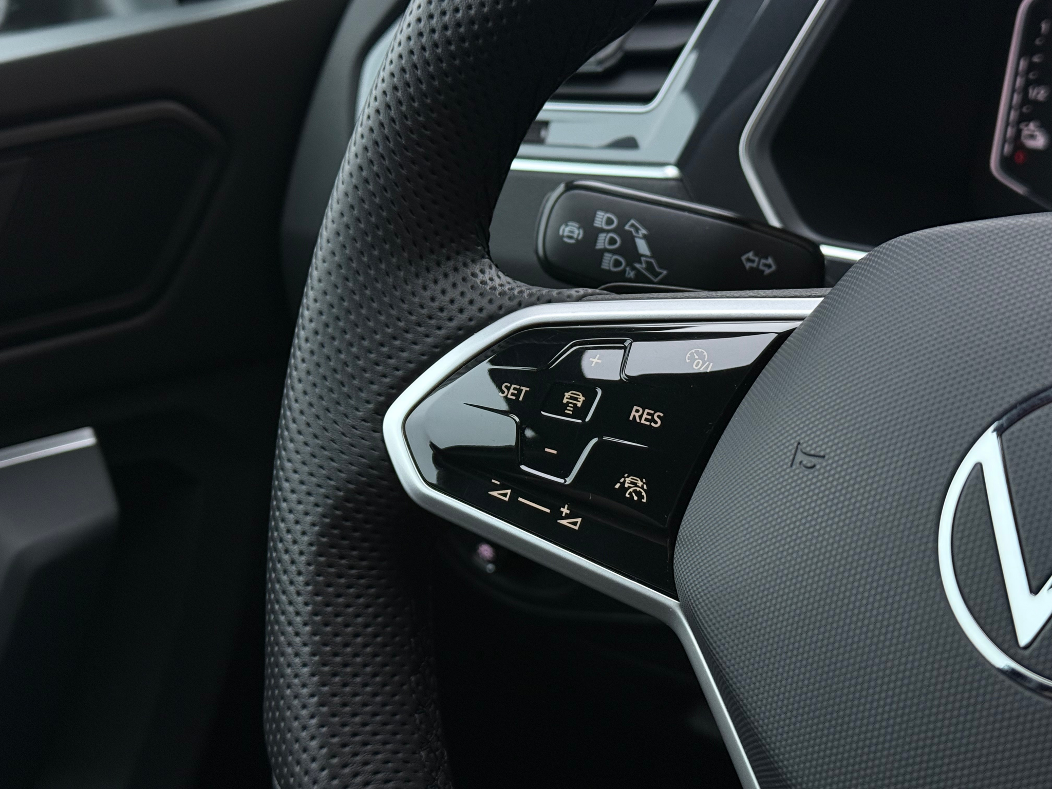 listing desktop thumbnail image 23