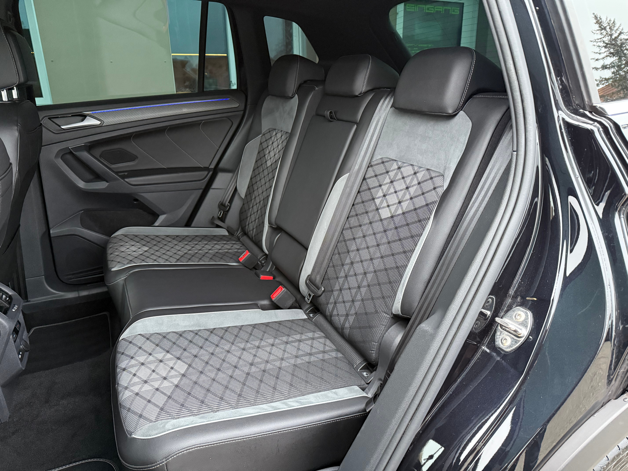 listing desktop thumbnail image 26