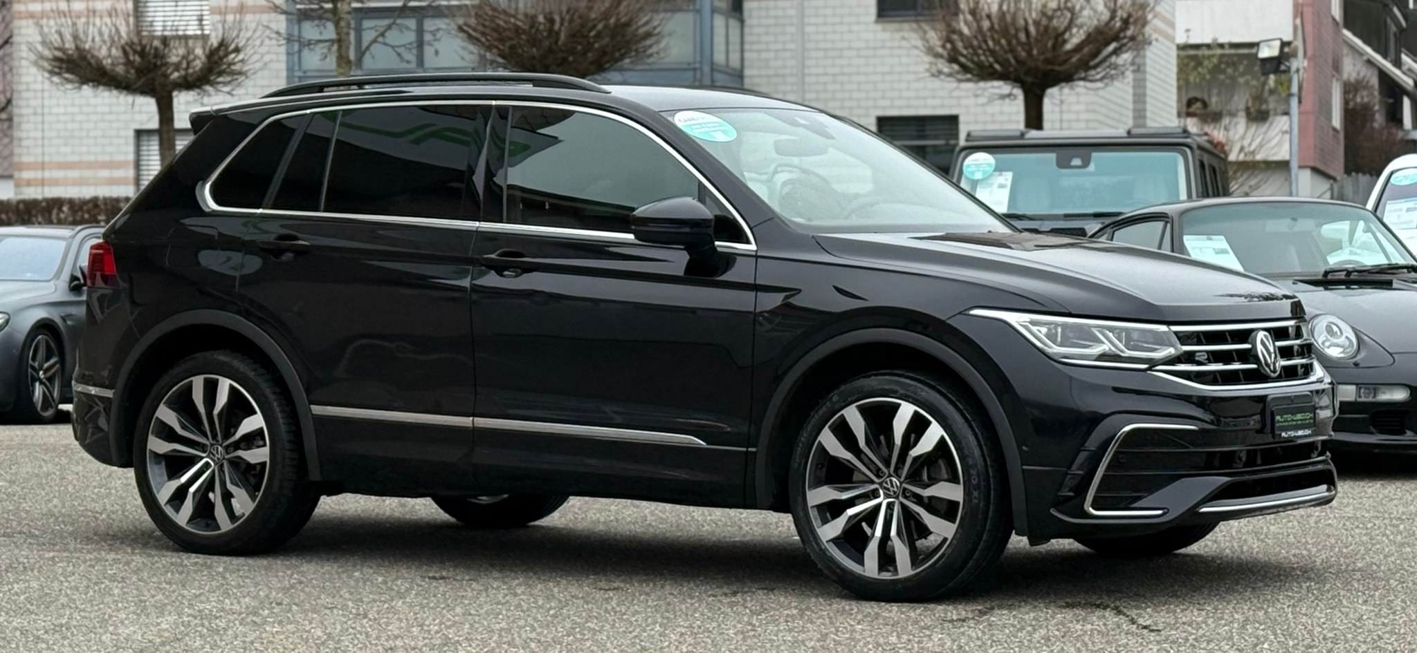 listing desktop thumbnail image 2