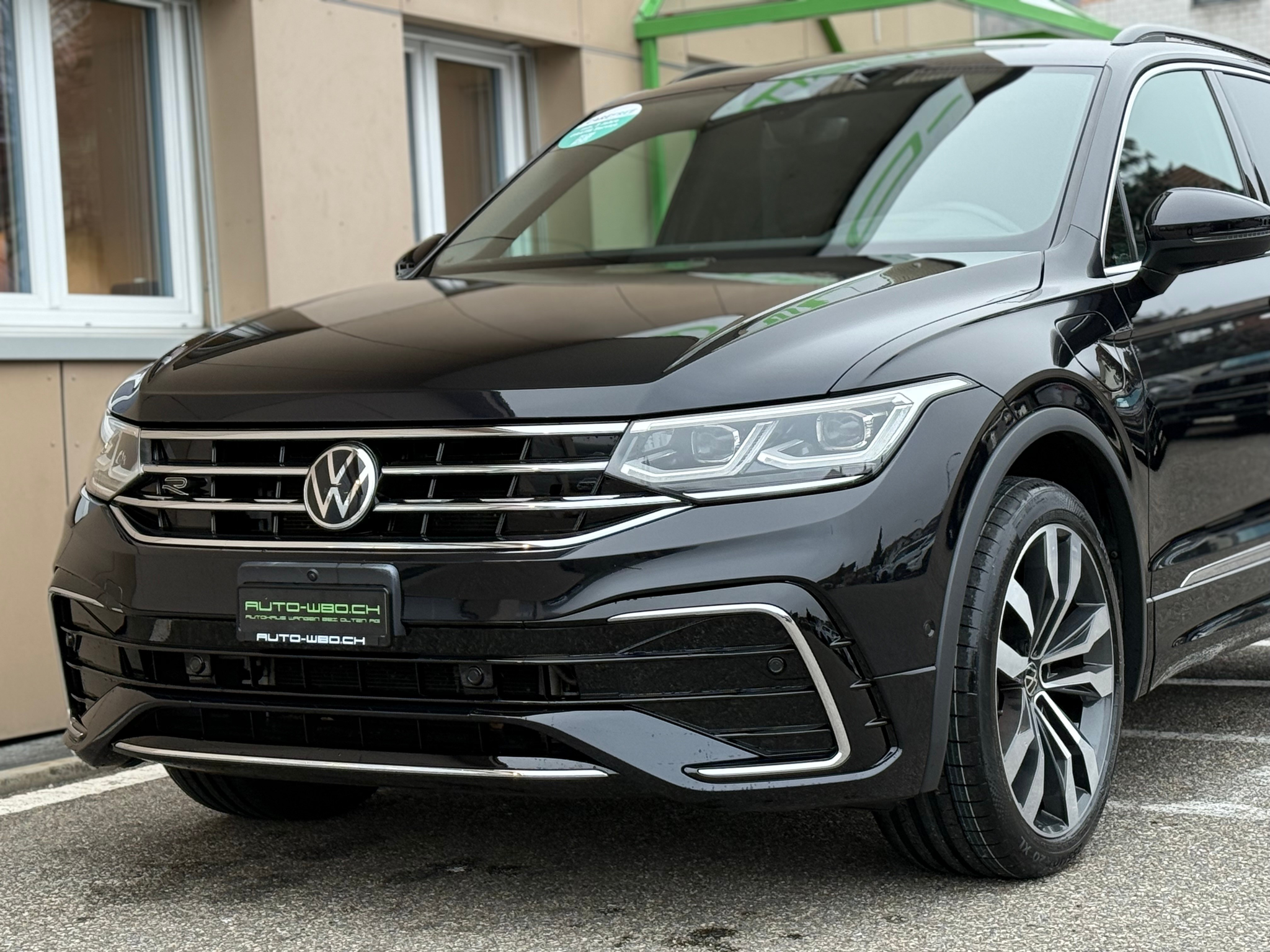 listing desktop thumbnail image 9