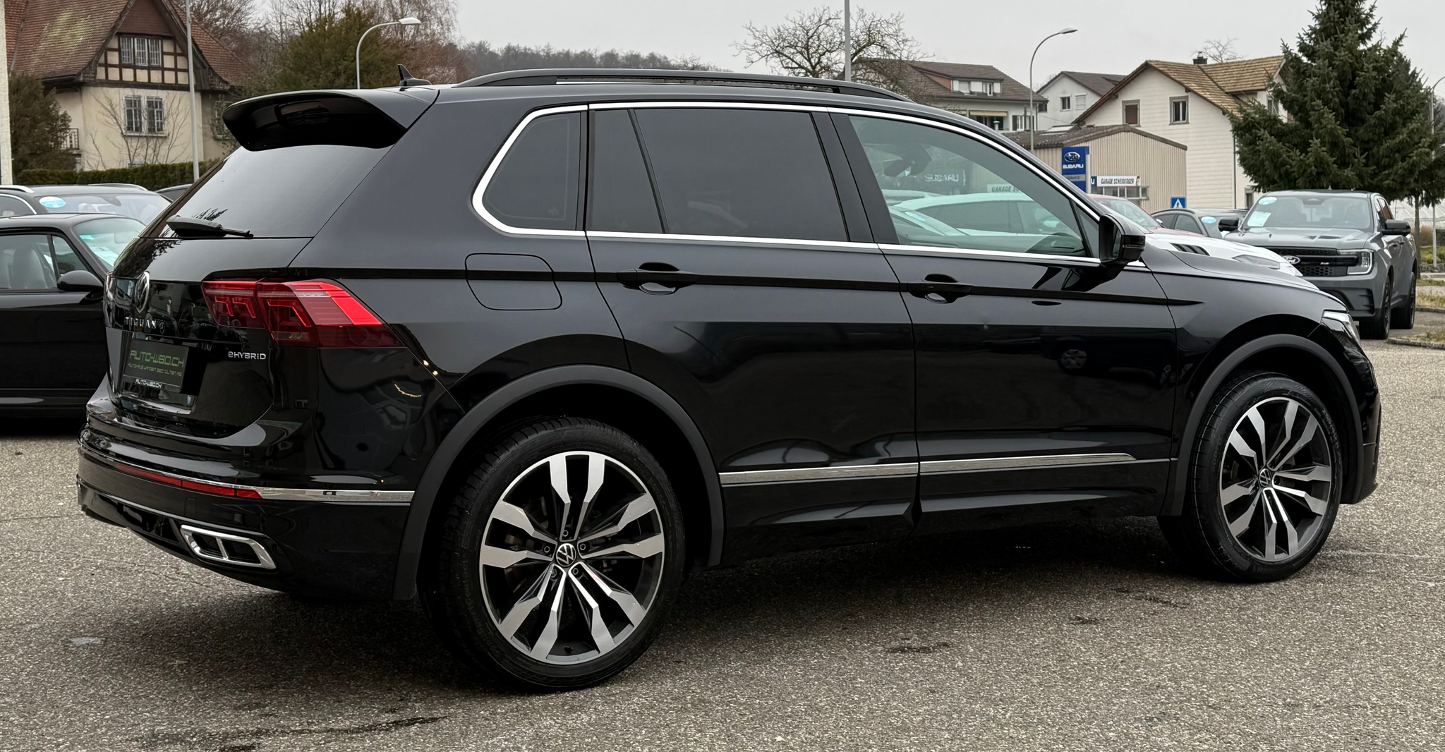 listing desktop thumbnail image 4