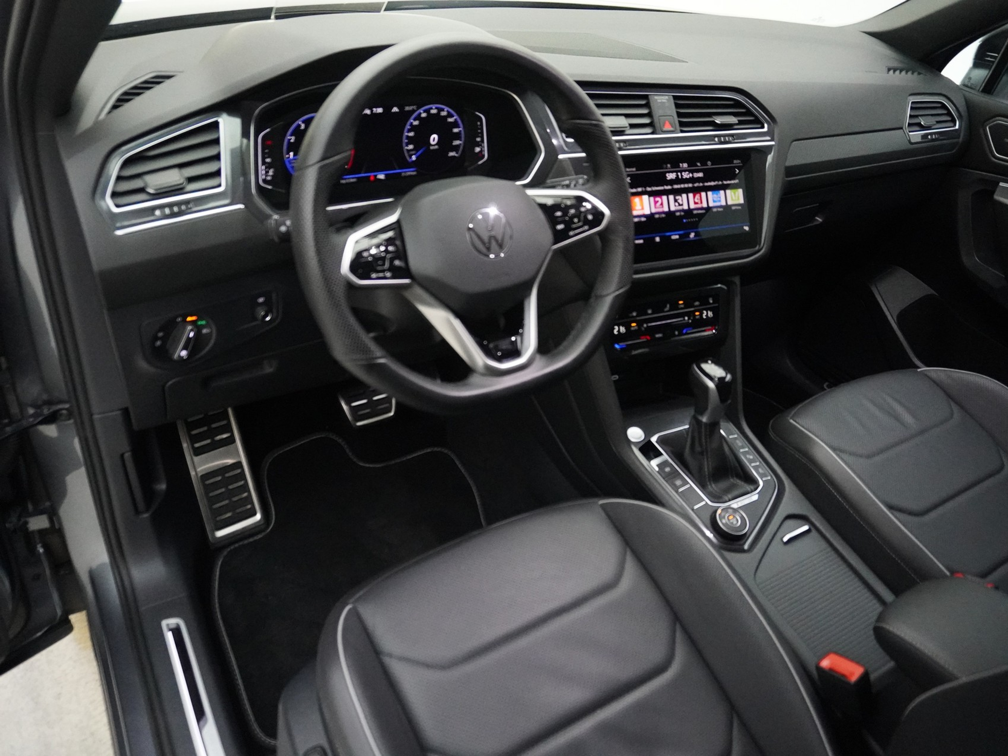 listing desktop thumbnail image 10