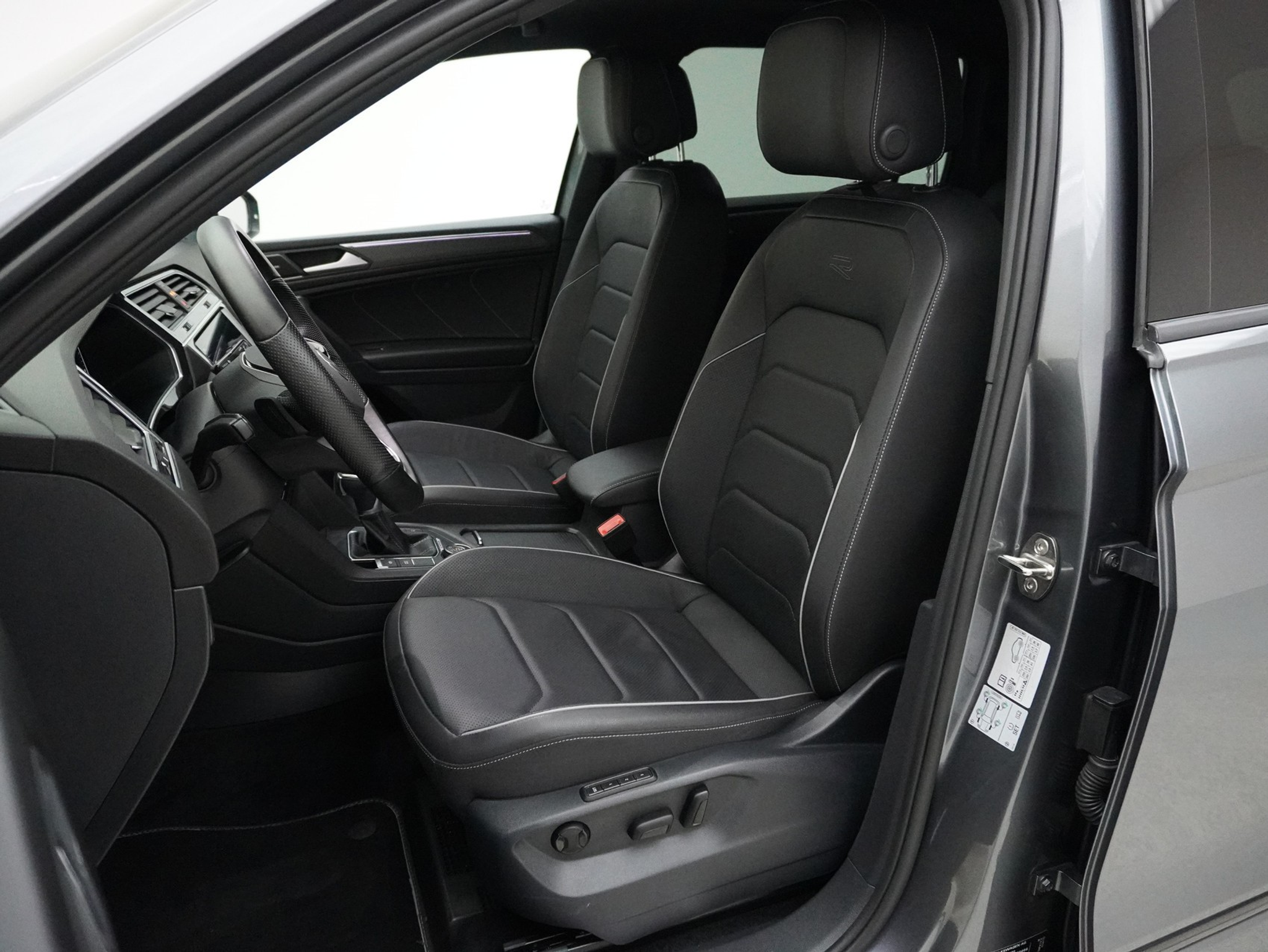 listing desktop thumbnail image 8