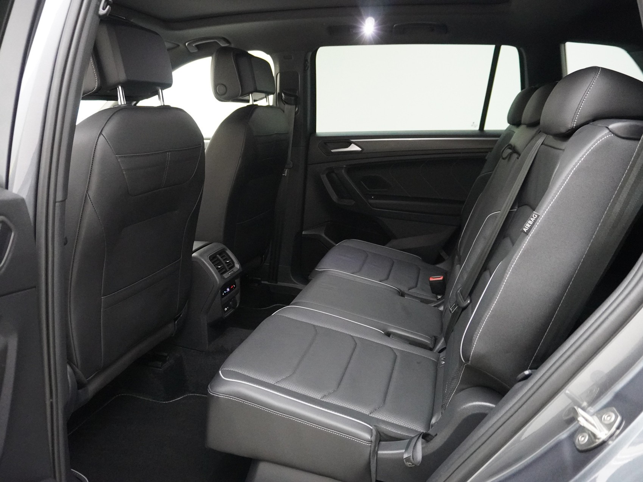 listing desktop thumbnail image 11