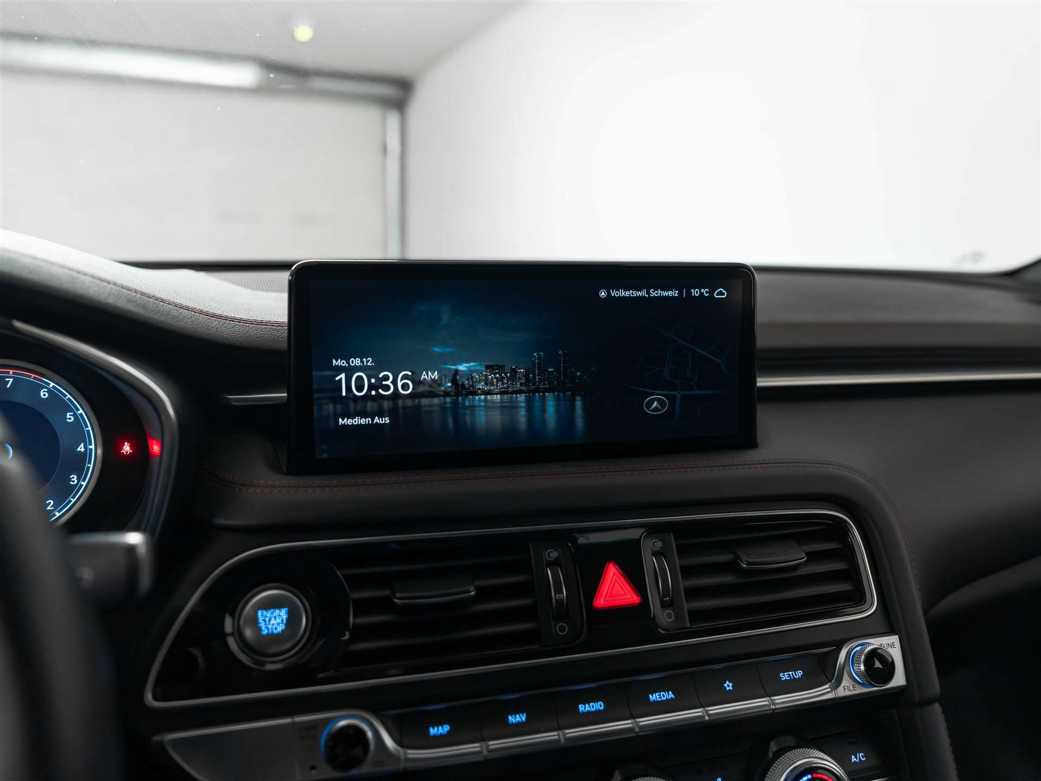 listing desktop thumbnail image 35