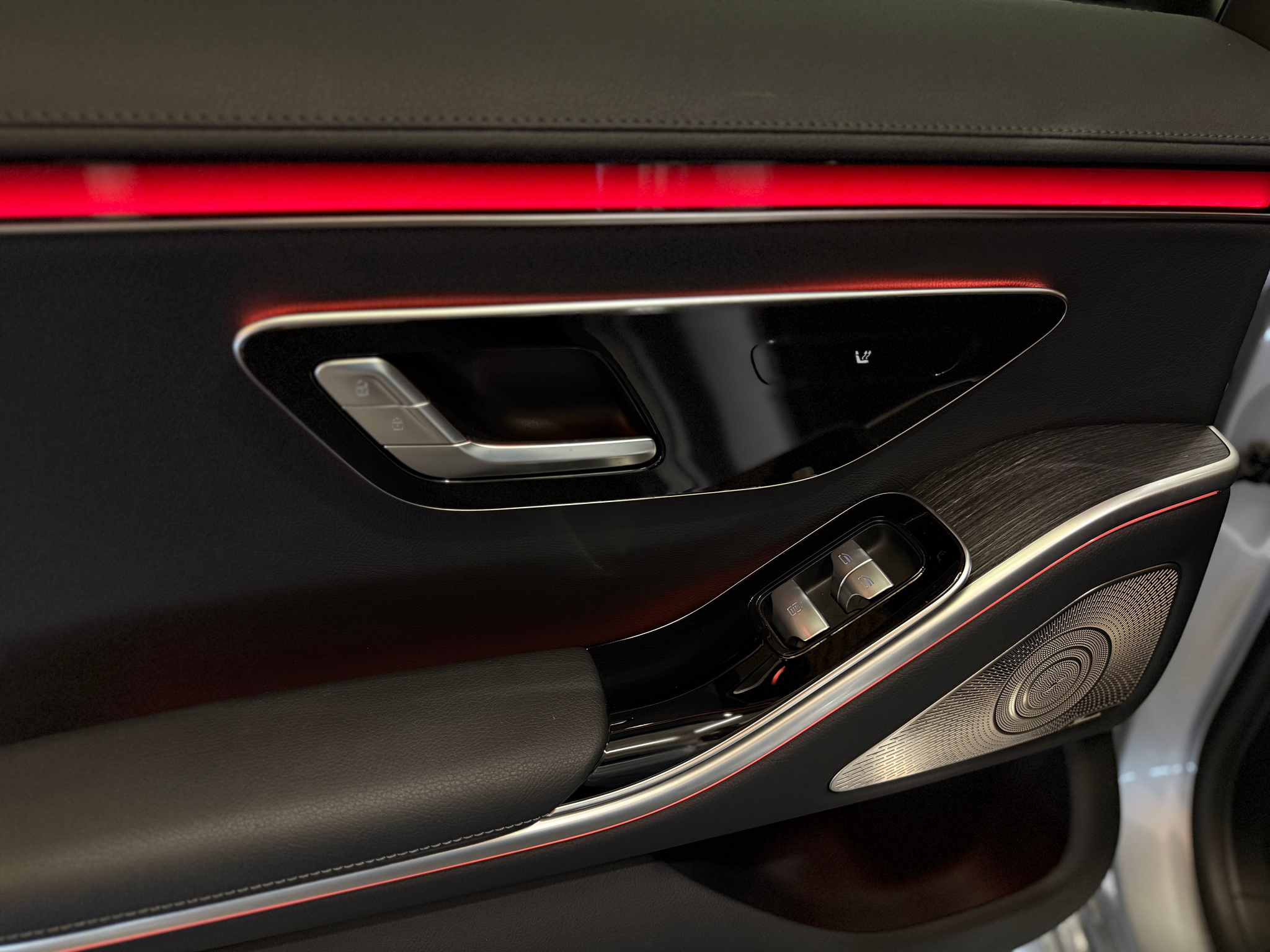 listing desktop thumbnail image 19