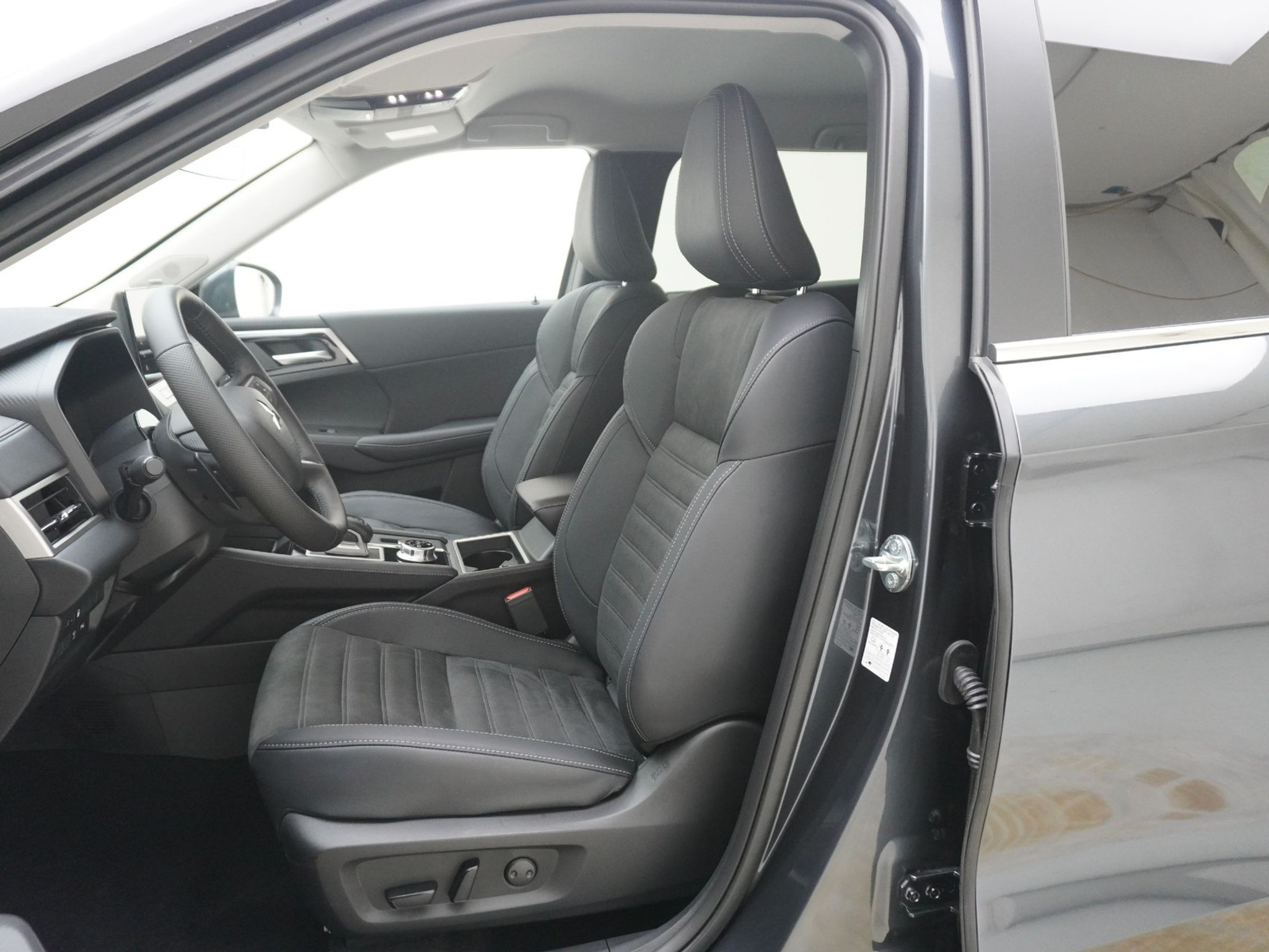 listing desktop thumbnail image 11