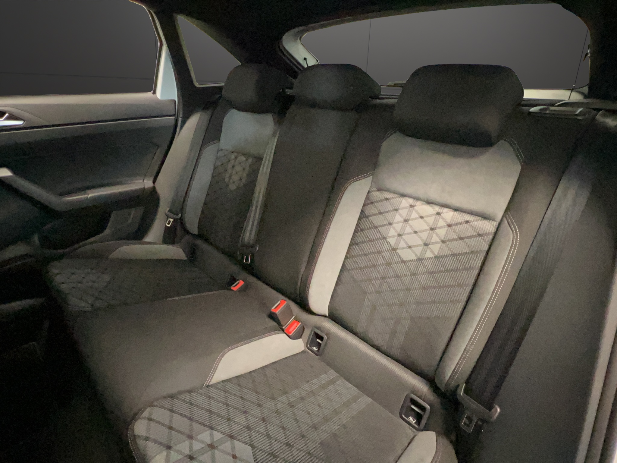 listing desktop thumbnail image 7