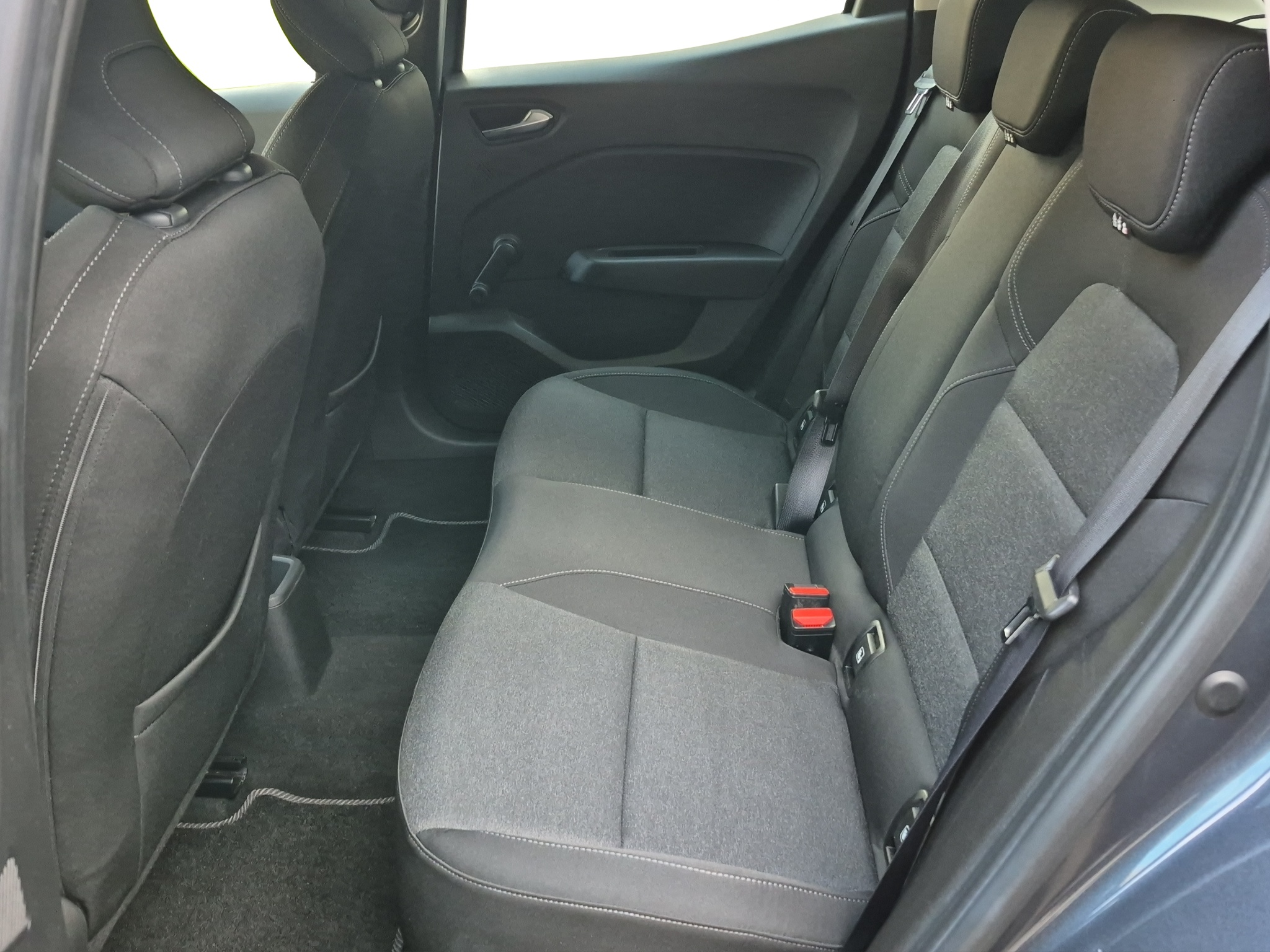 listing desktop thumbnail image 9