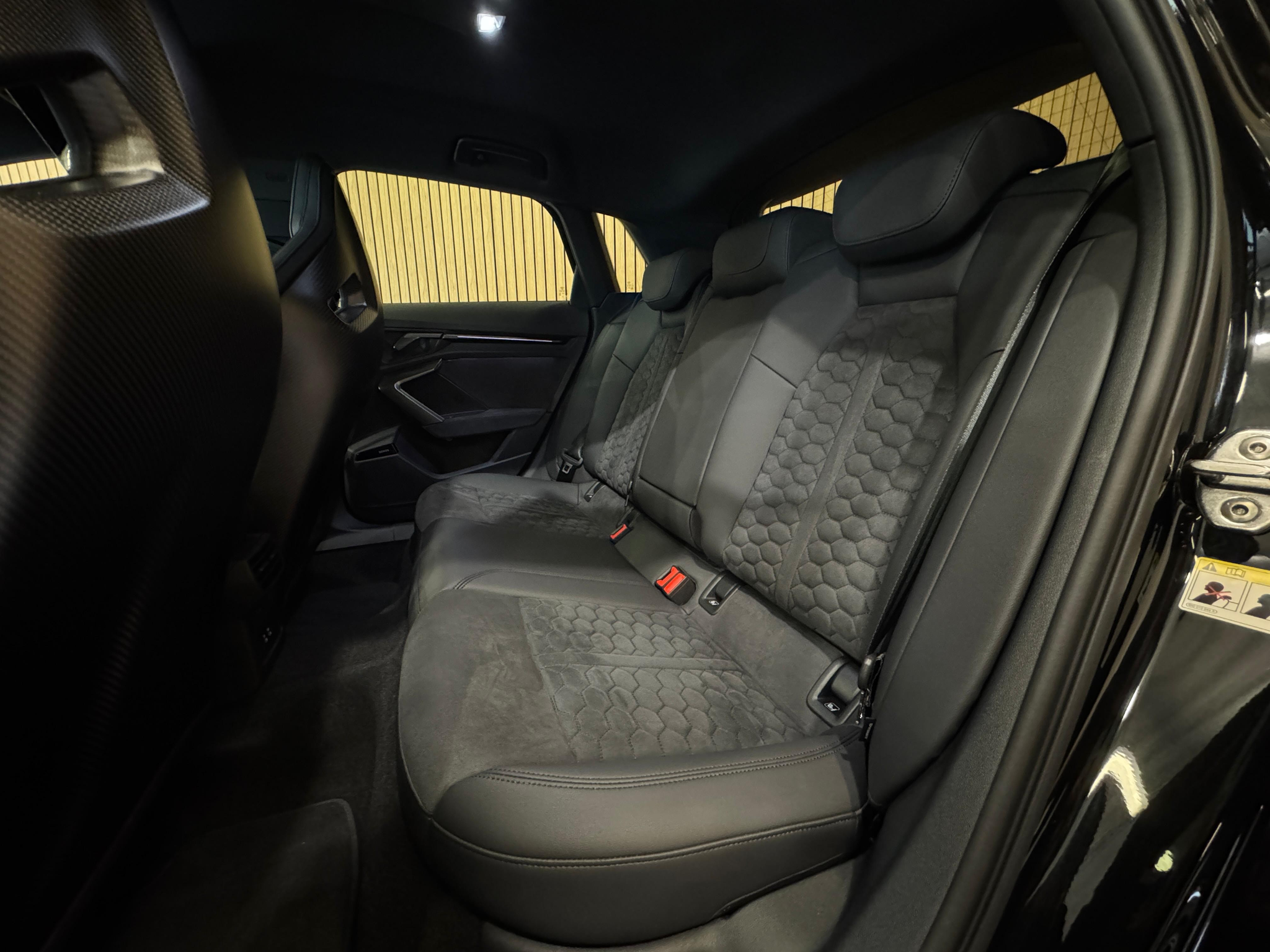 listing desktop thumbnail image 28