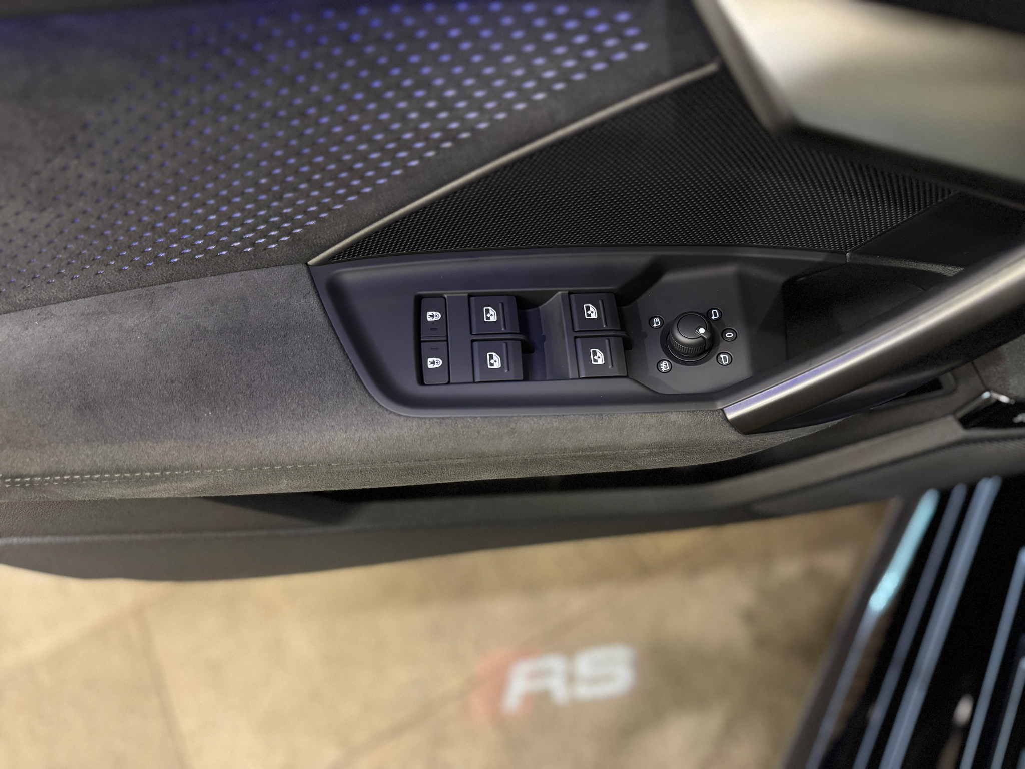 listing desktop thumbnail image 19