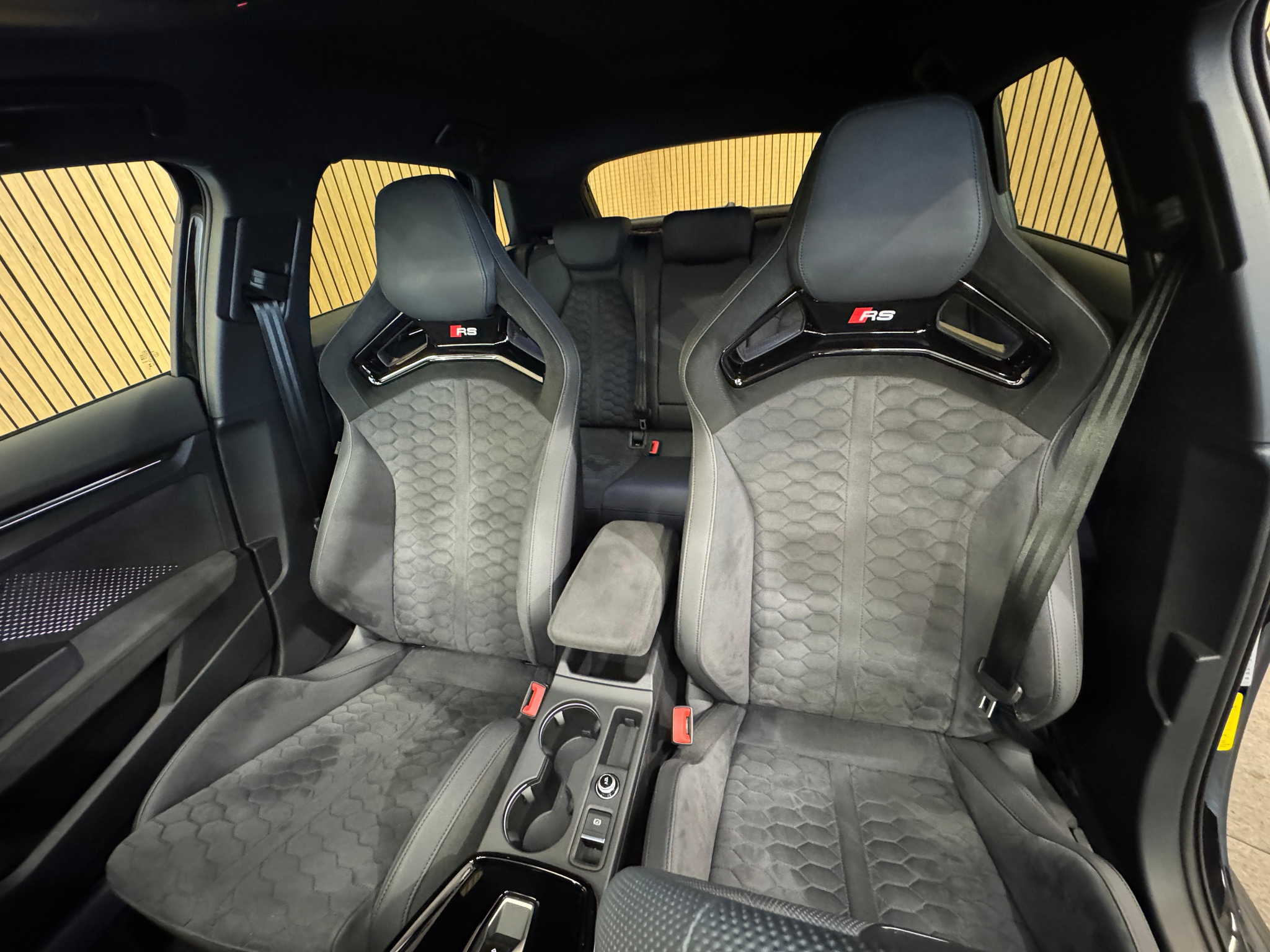 listing desktop thumbnail image 29