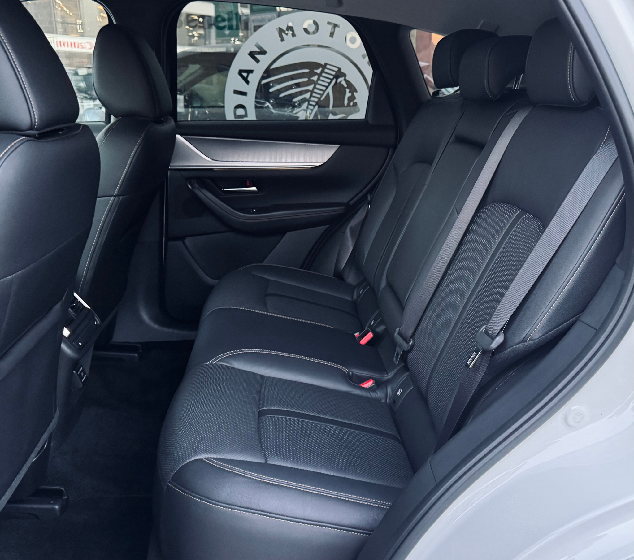 listing desktop thumbnail image 9