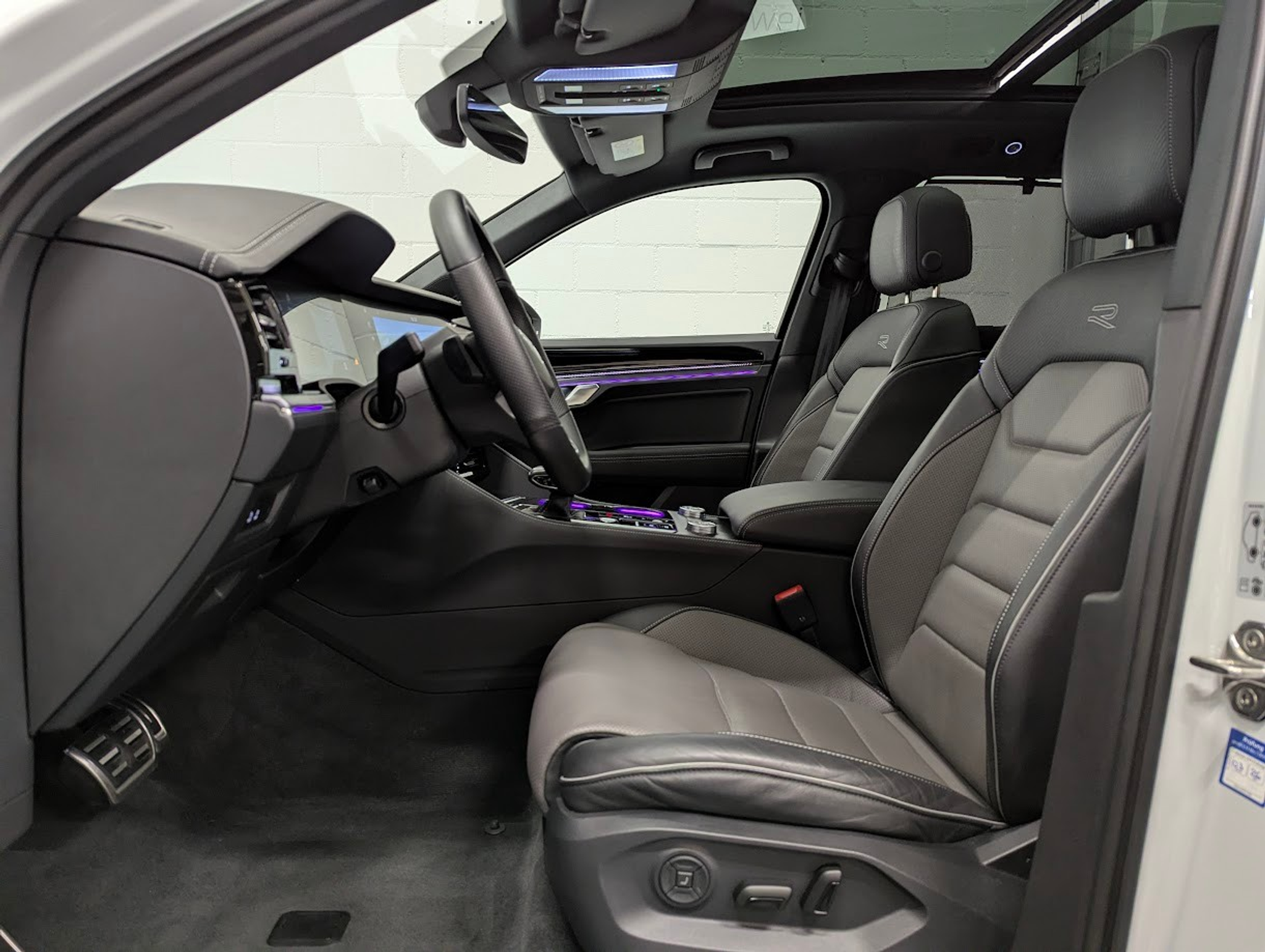 listing desktop thumbnail image 2