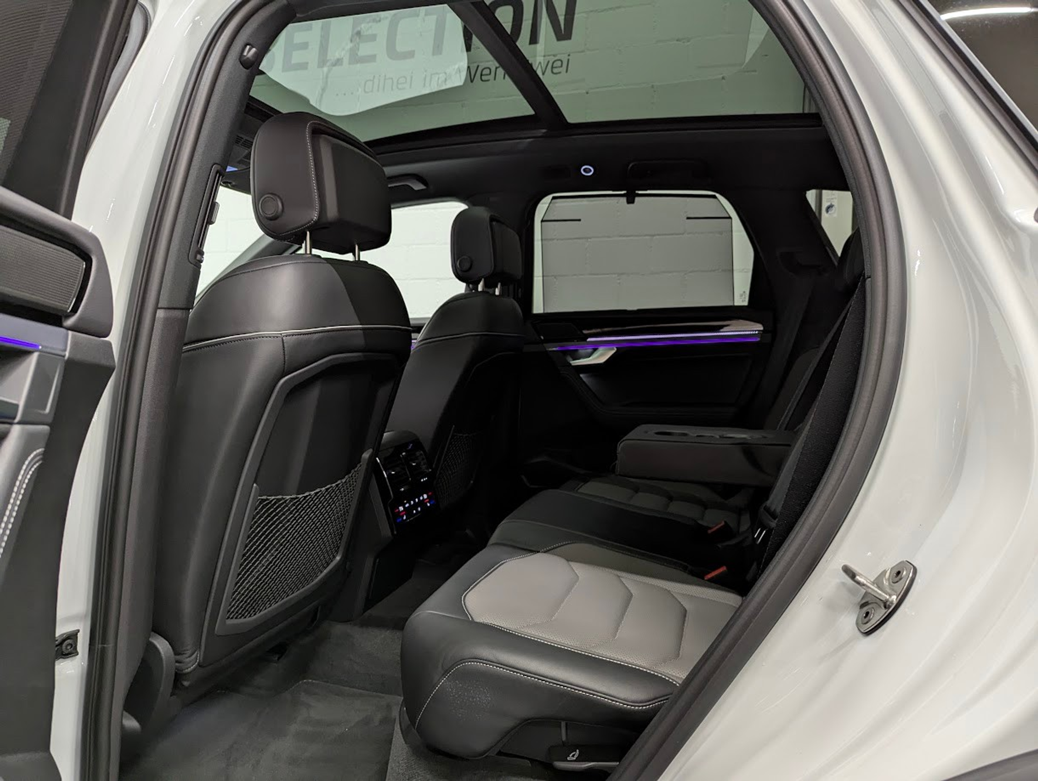 listing desktop thumbnail image 25