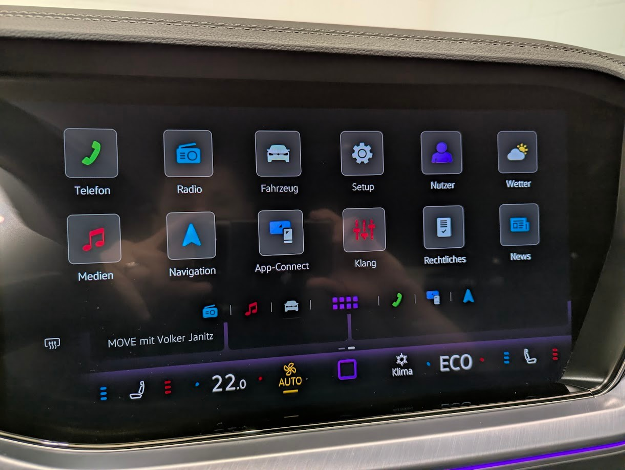 listing desktop thumbnail image 8