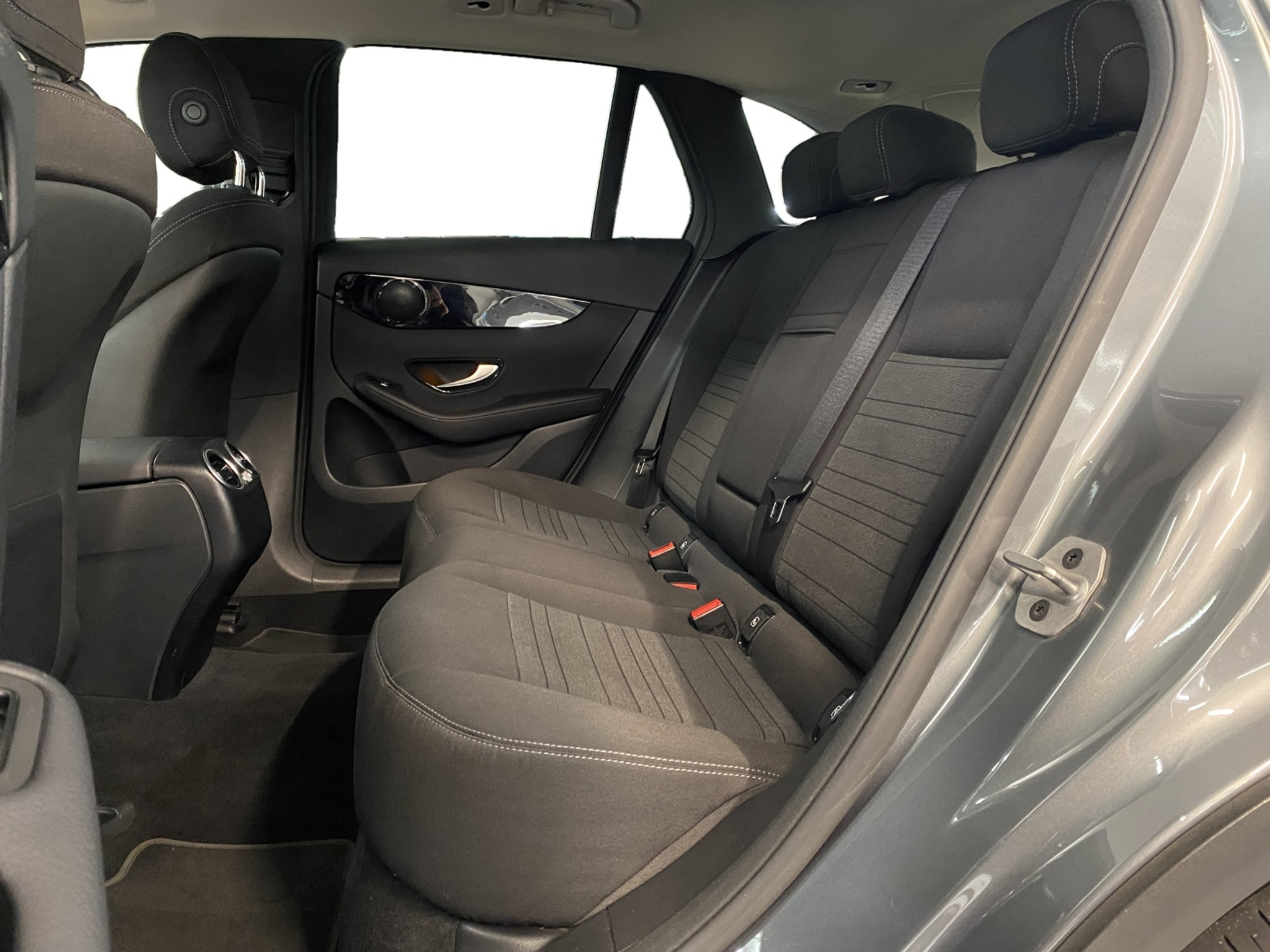 listing desktop thumbnail image 7