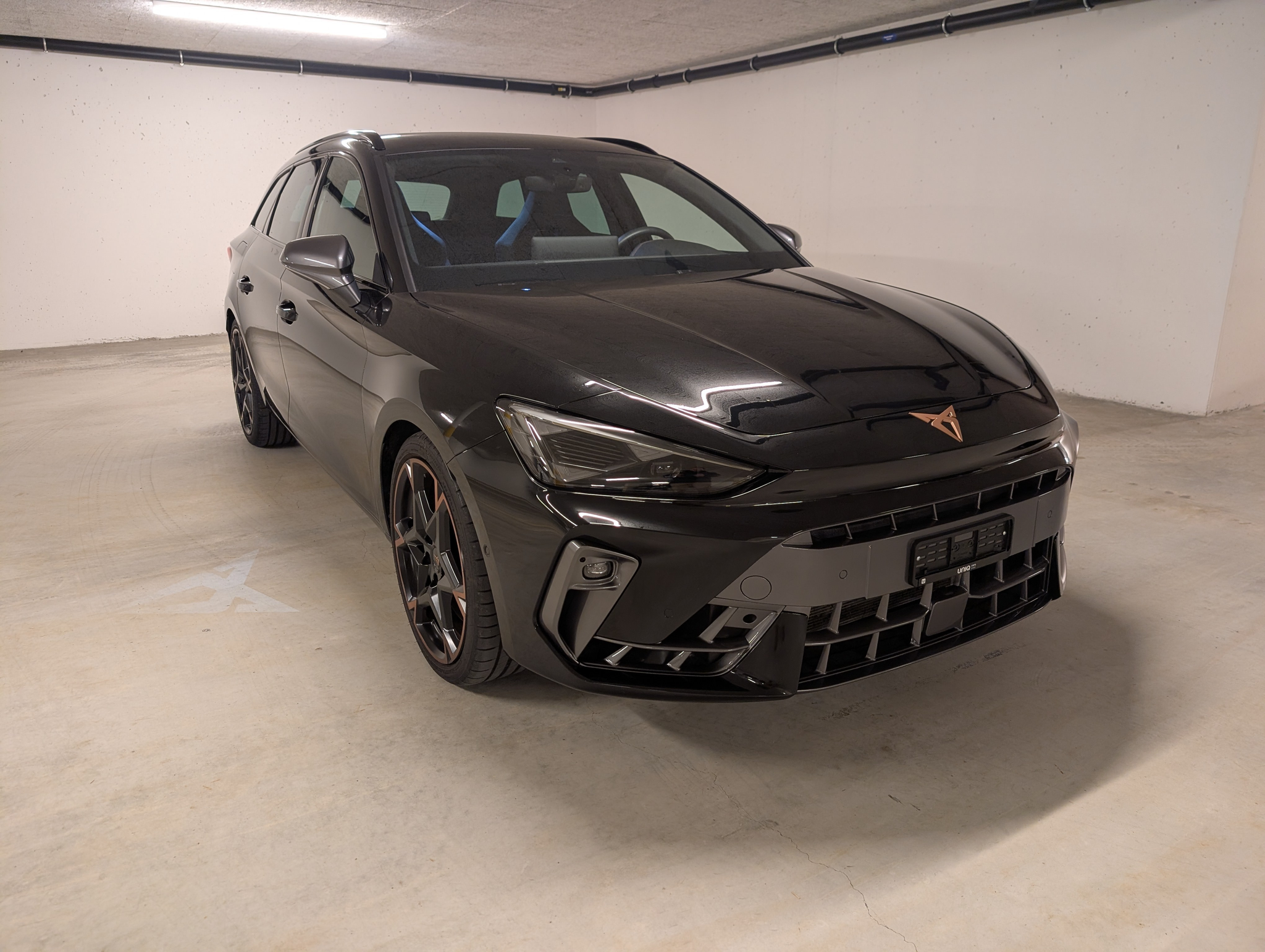 listing desktop thumbnail image 6