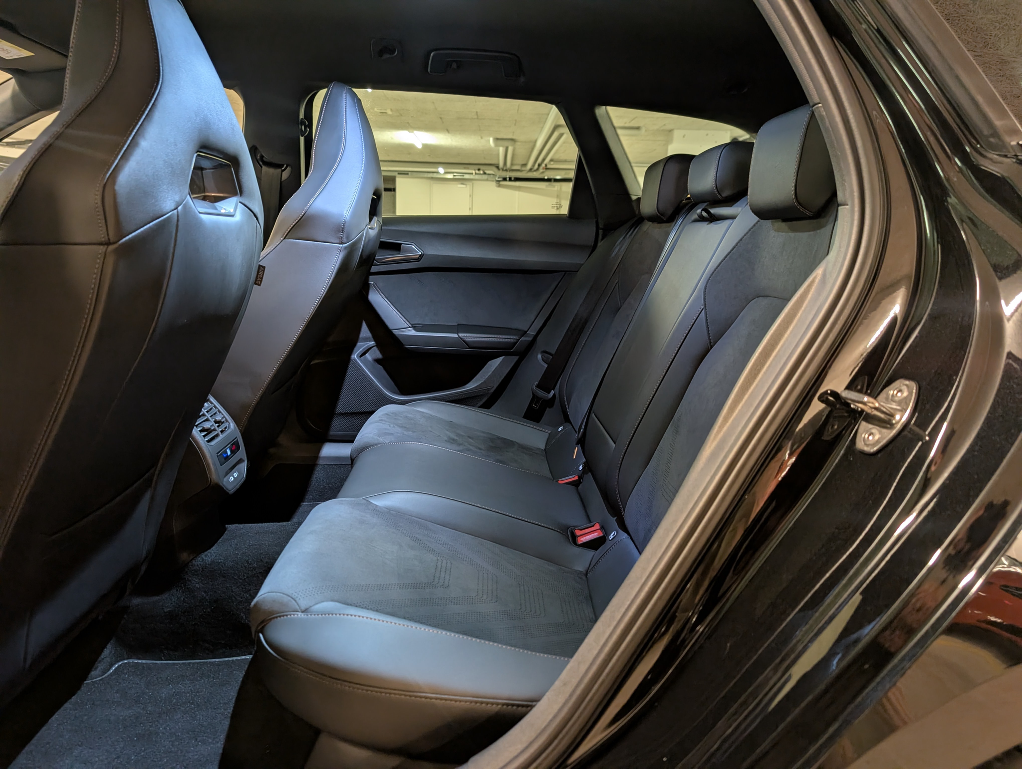 listing desktop thumbnail image 8