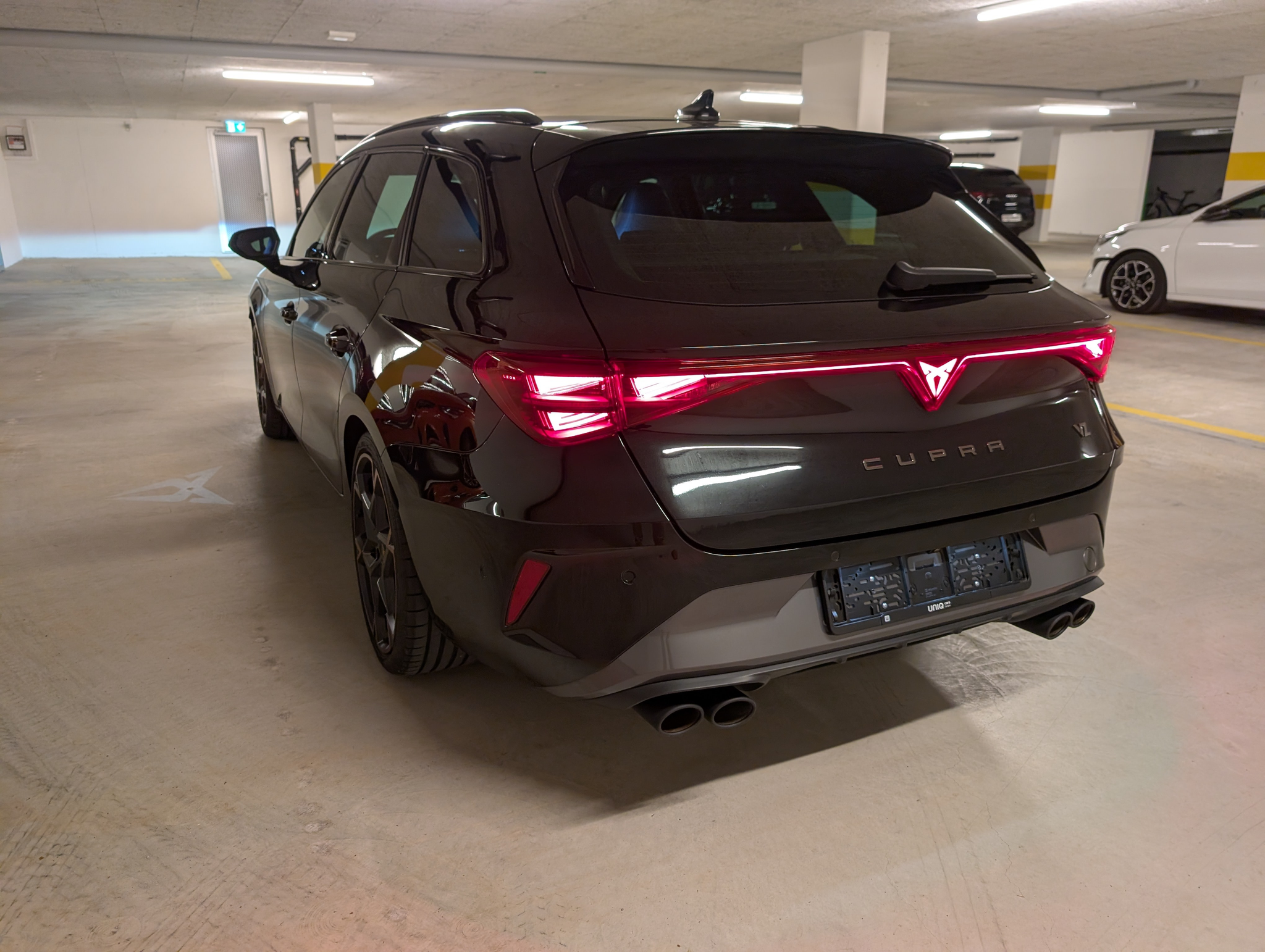 listing desktop thumbnail image 4