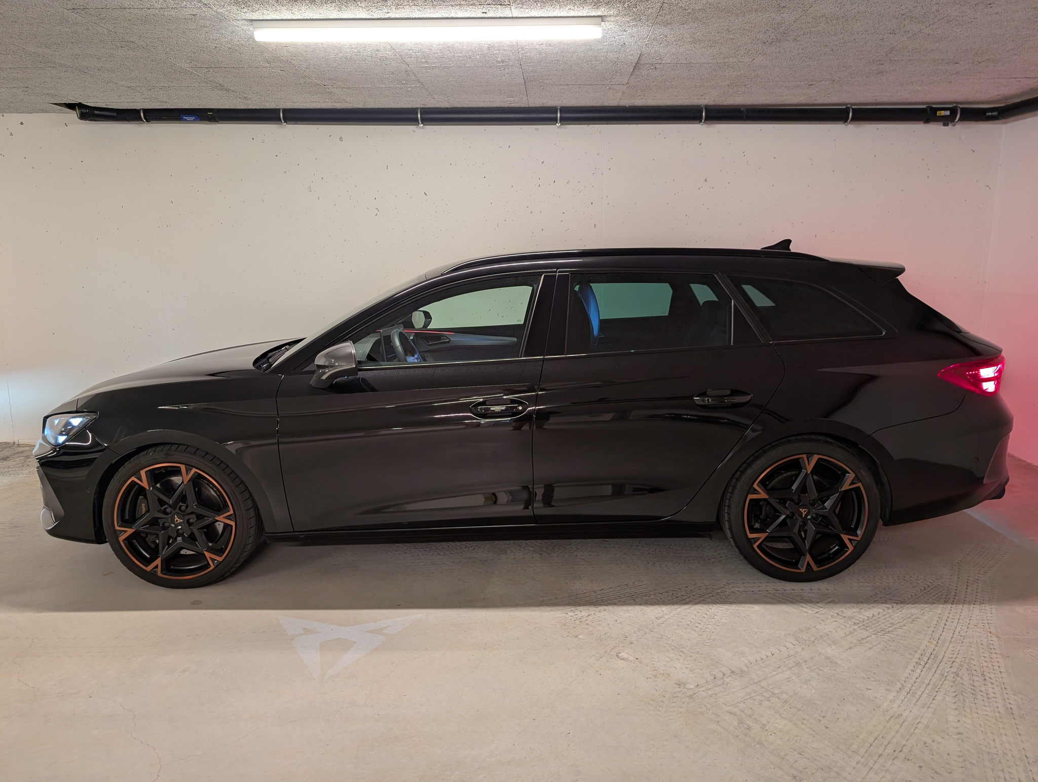 listing desktop thumbnail image 3