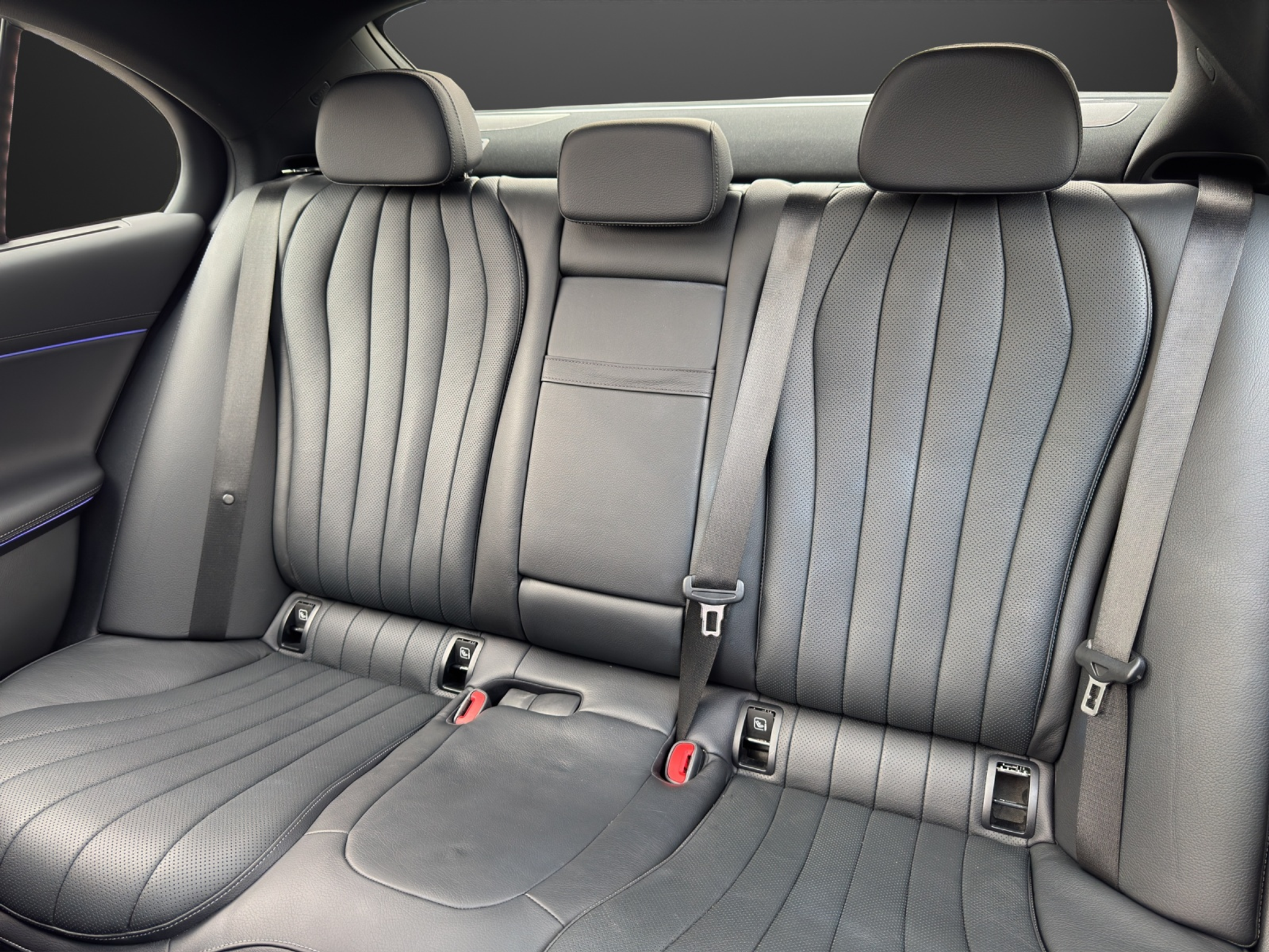 listing desktop thumbnail image 9