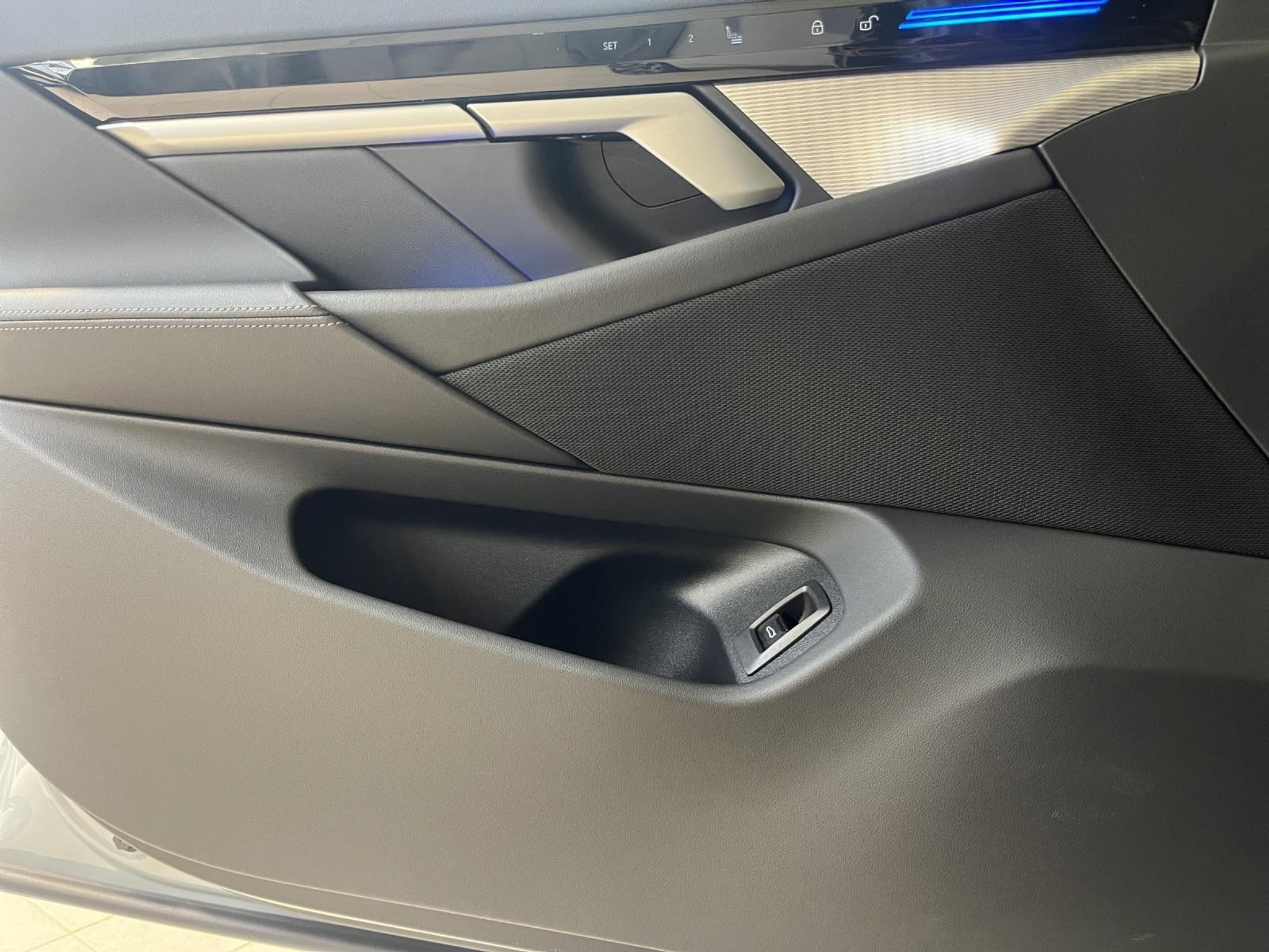 listing desktop thumbnail image 14