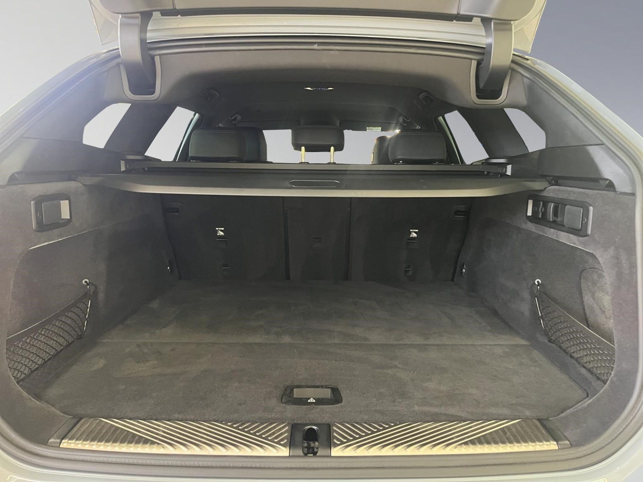 listing desktop thumbnail image 17