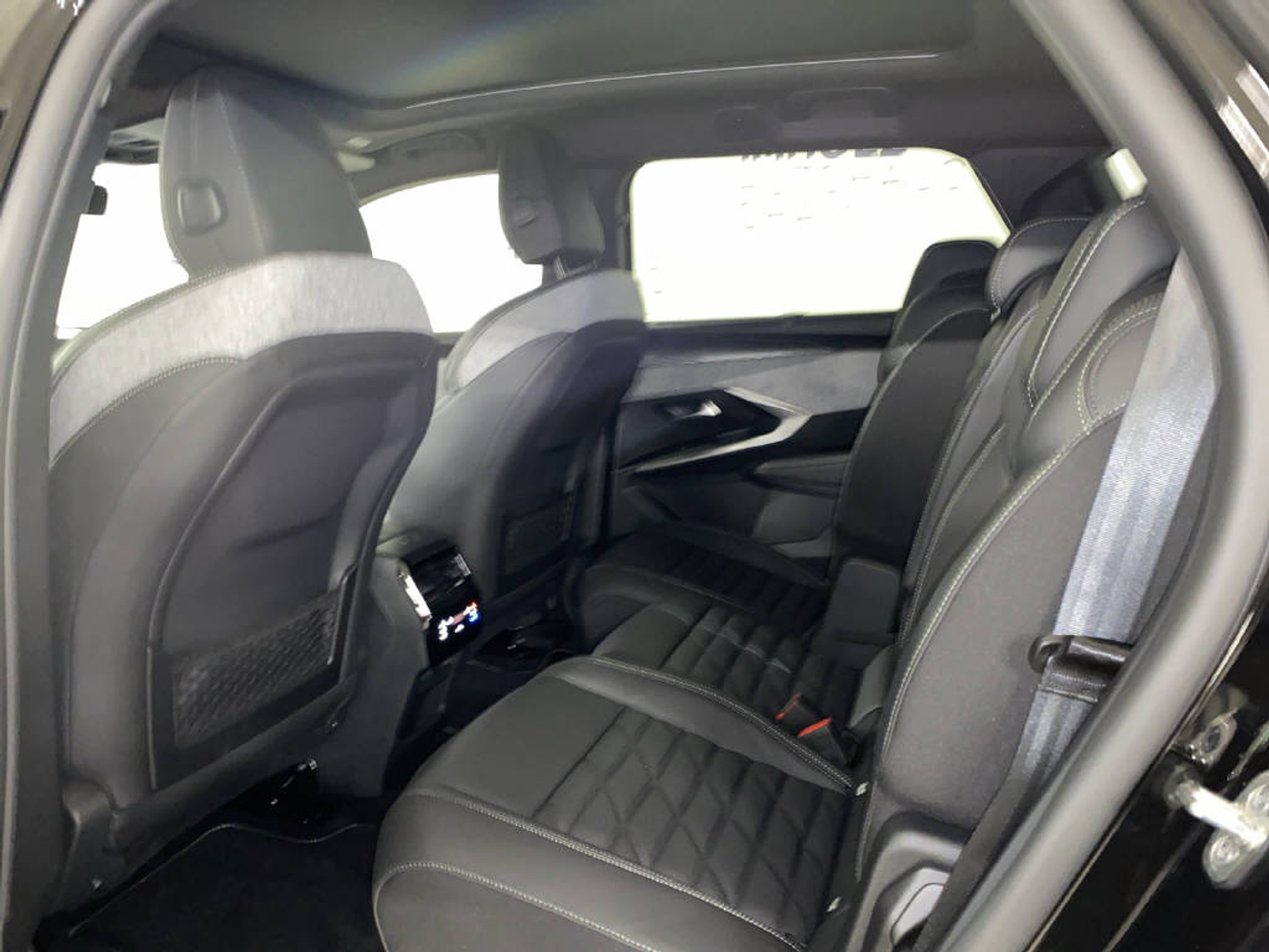 listing desktop thumbnail image 15