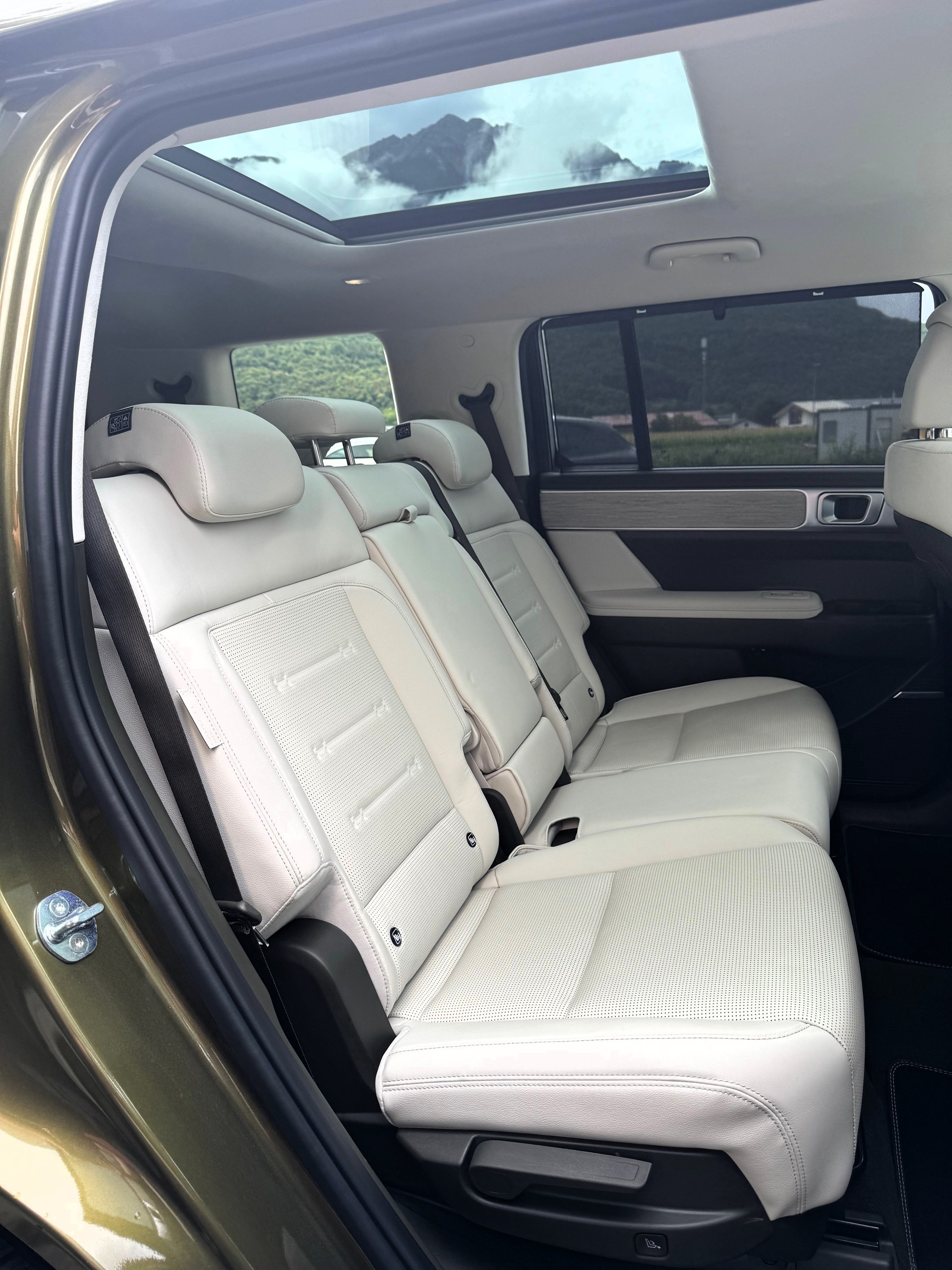 listing desktop thumbnail image 20