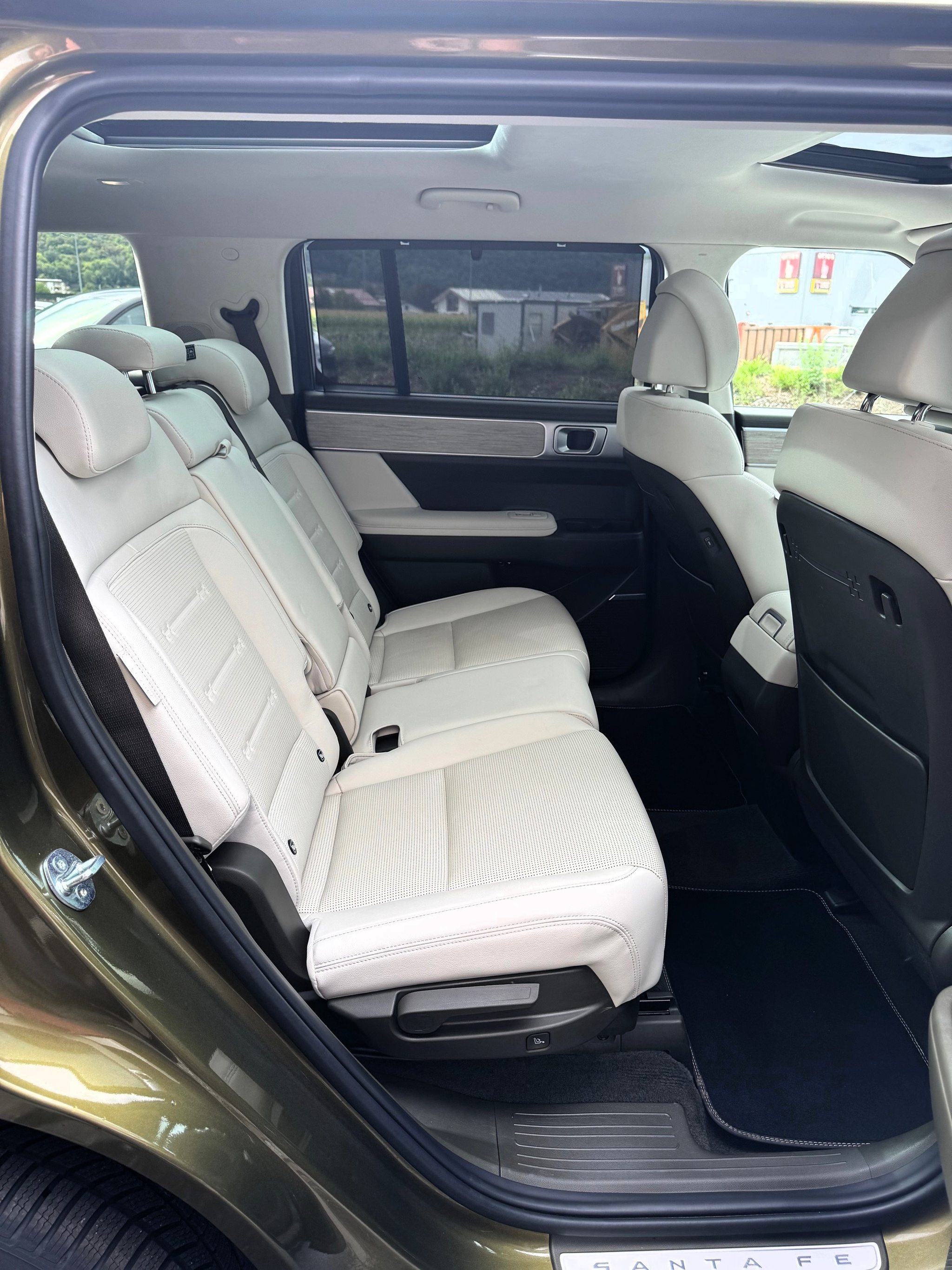 listing desktop thumbnail image 19