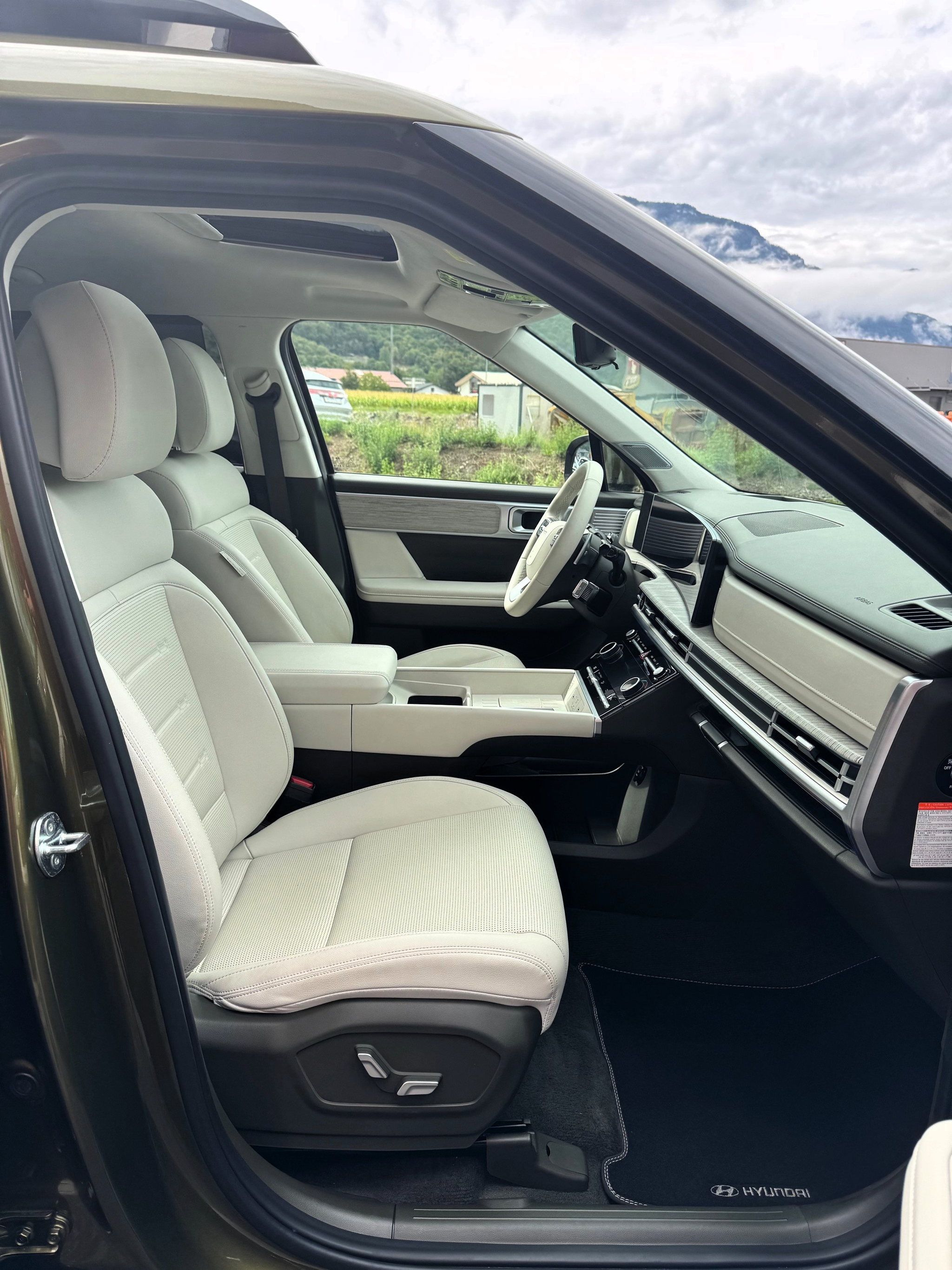 listing desktop thumbnail image 17